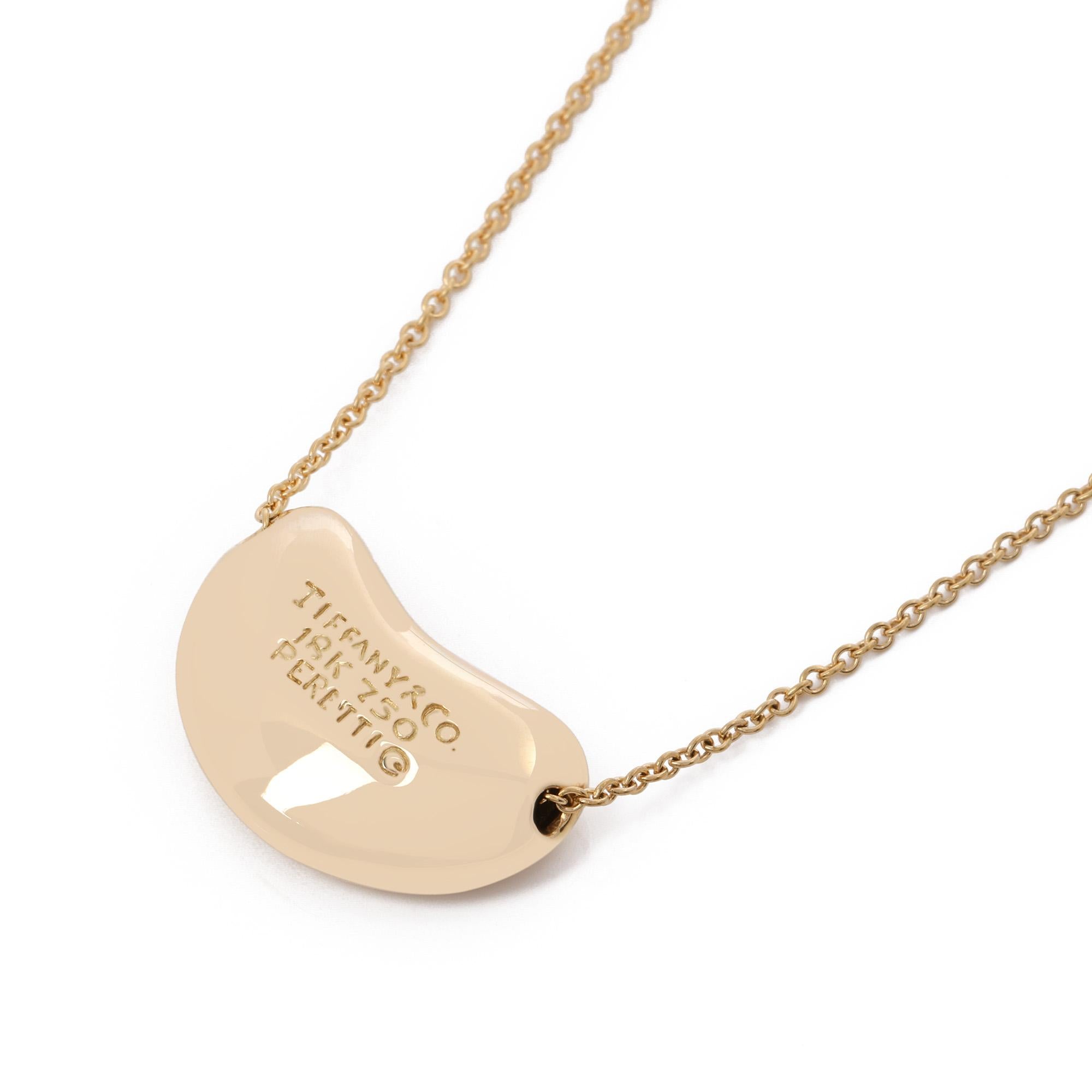 This pendant by Tiffany & Co is from their Elsa Peretti collection and features an 18mm 18ct gold bean set on a 41cm trace chain. Complete with box and pouch. Our Xupes reference is COMJ625 should you need to quote this. 