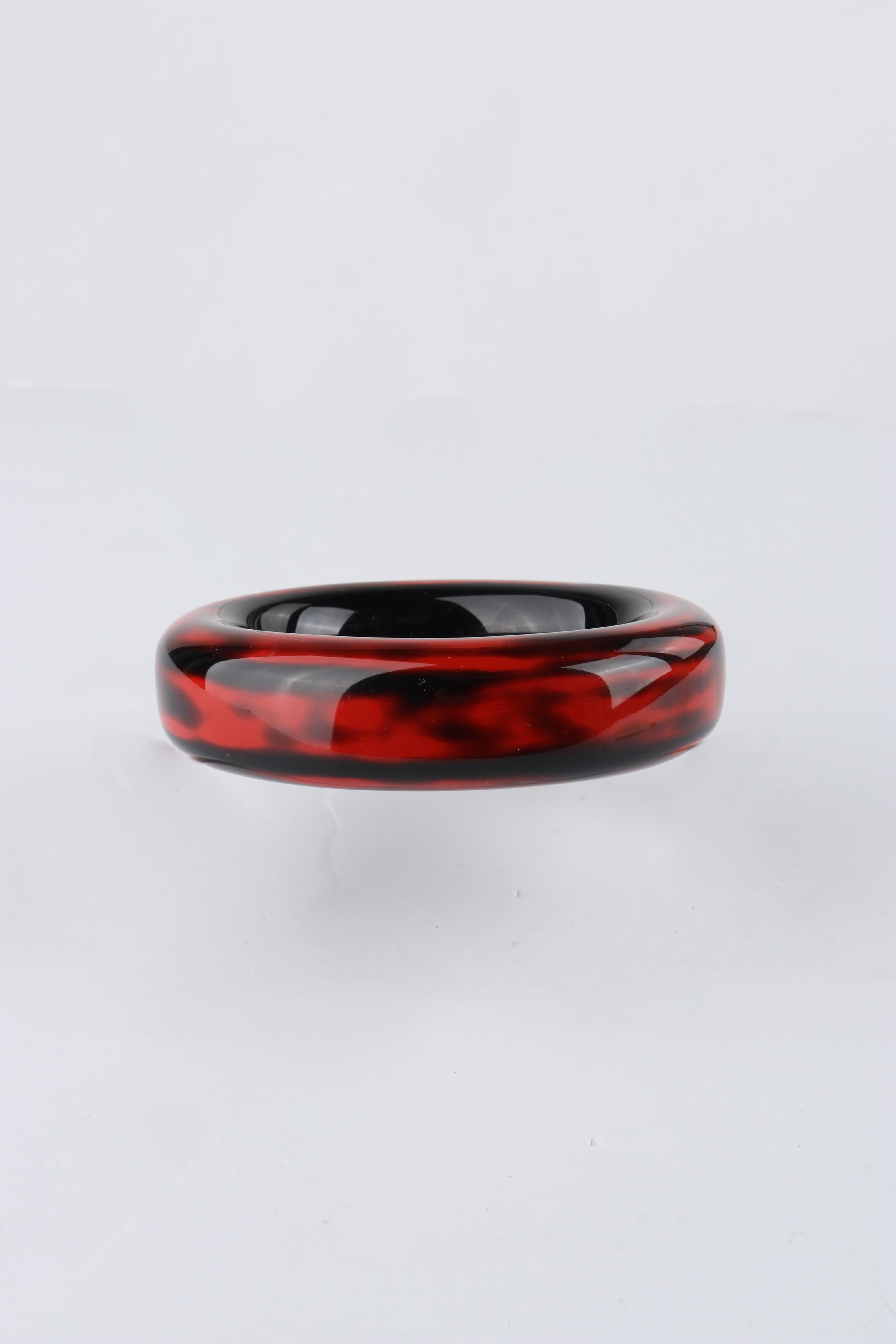 TIFFANY & CO. ELSA PERETTI Black Red Polished Lacquer Hard Wood Bangle Bracelet For Sale 2