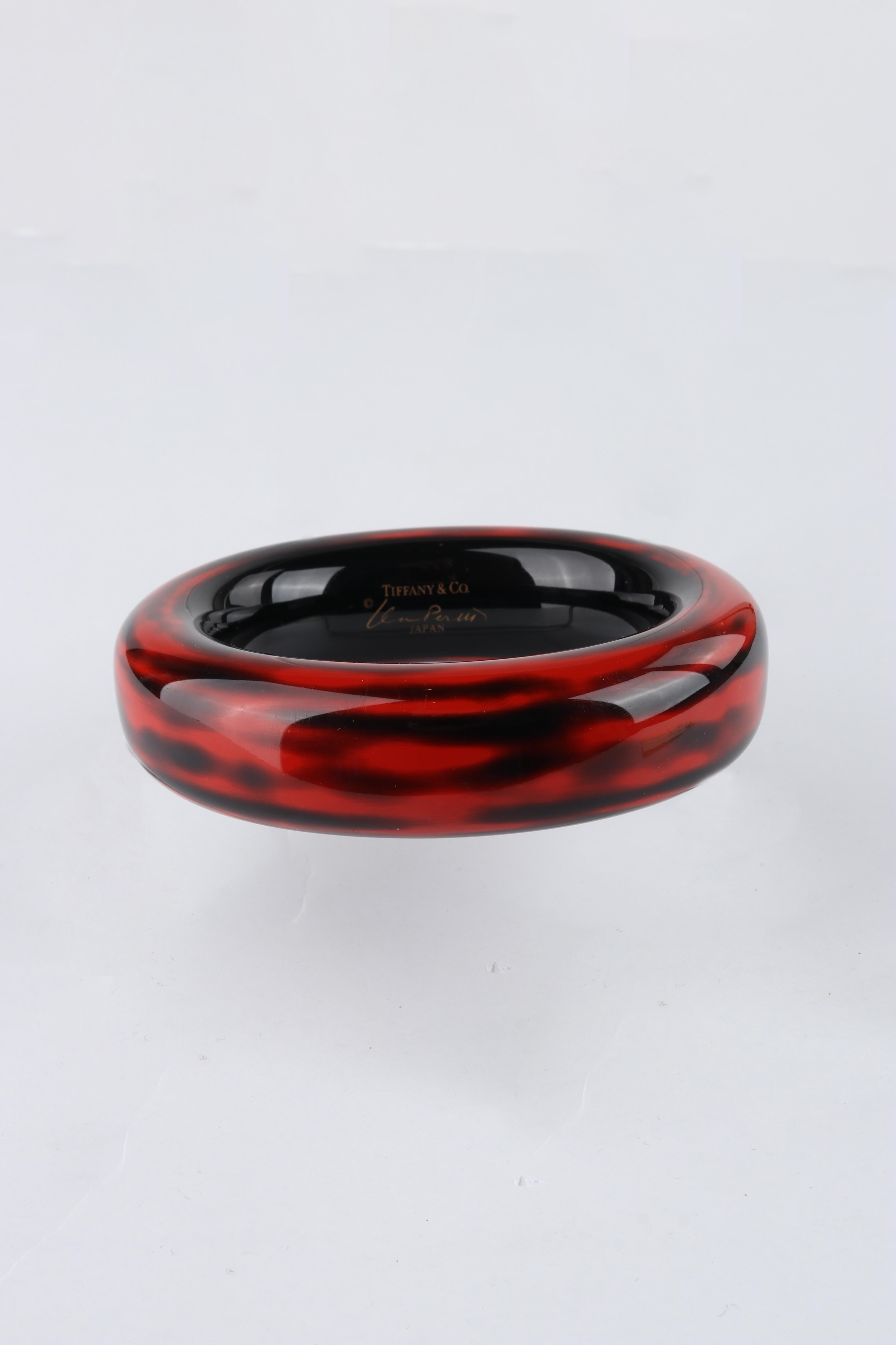 TIFFANY & CO. ELSA PERETTI Black Red Polished Lacquer Hard Wood Bangle Bracelet For Sale 3