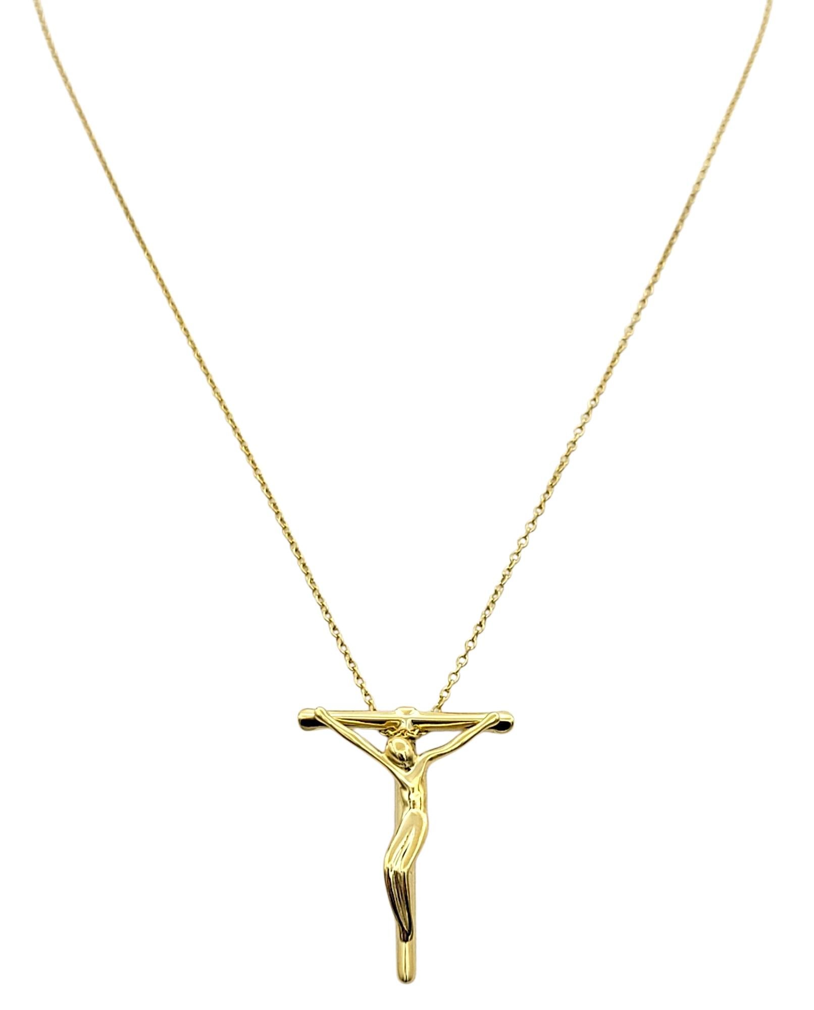 Tiffany & Co. Elsa Peretti Crucifix Pendant Necklace in 18 Karat Yellow Gold In Good Condition For Sale In Scottsdale, AZ