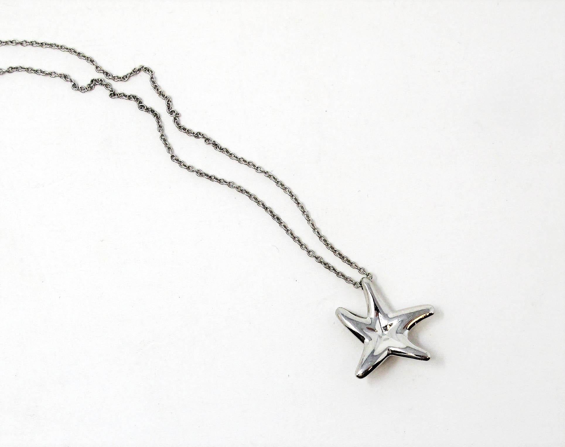 Tiffany & Co. Elsa Peretti Diamond and Platinum Starfish Pendant Necklace In Good Condition In Scottsdale, AZ