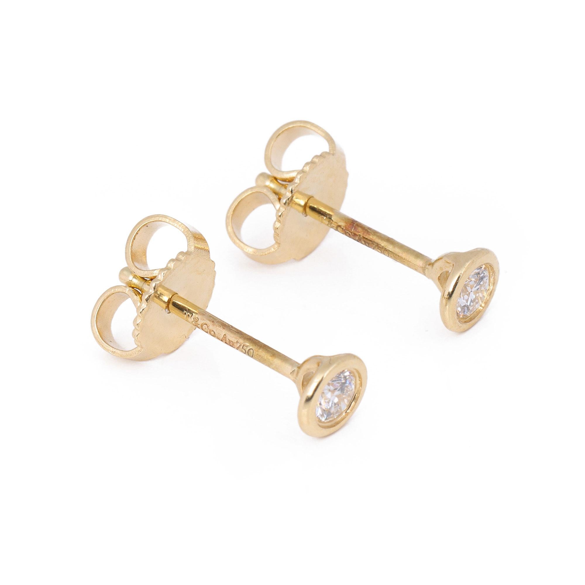 These earrings by Tiffany & Co are from their Elsa Peretti Diamond by the Yard collection and feature two round brilliant cut diamonds set in yellow gold. Complete with Xupes presentation box. Our Xupes reference is J556 should you need to quote