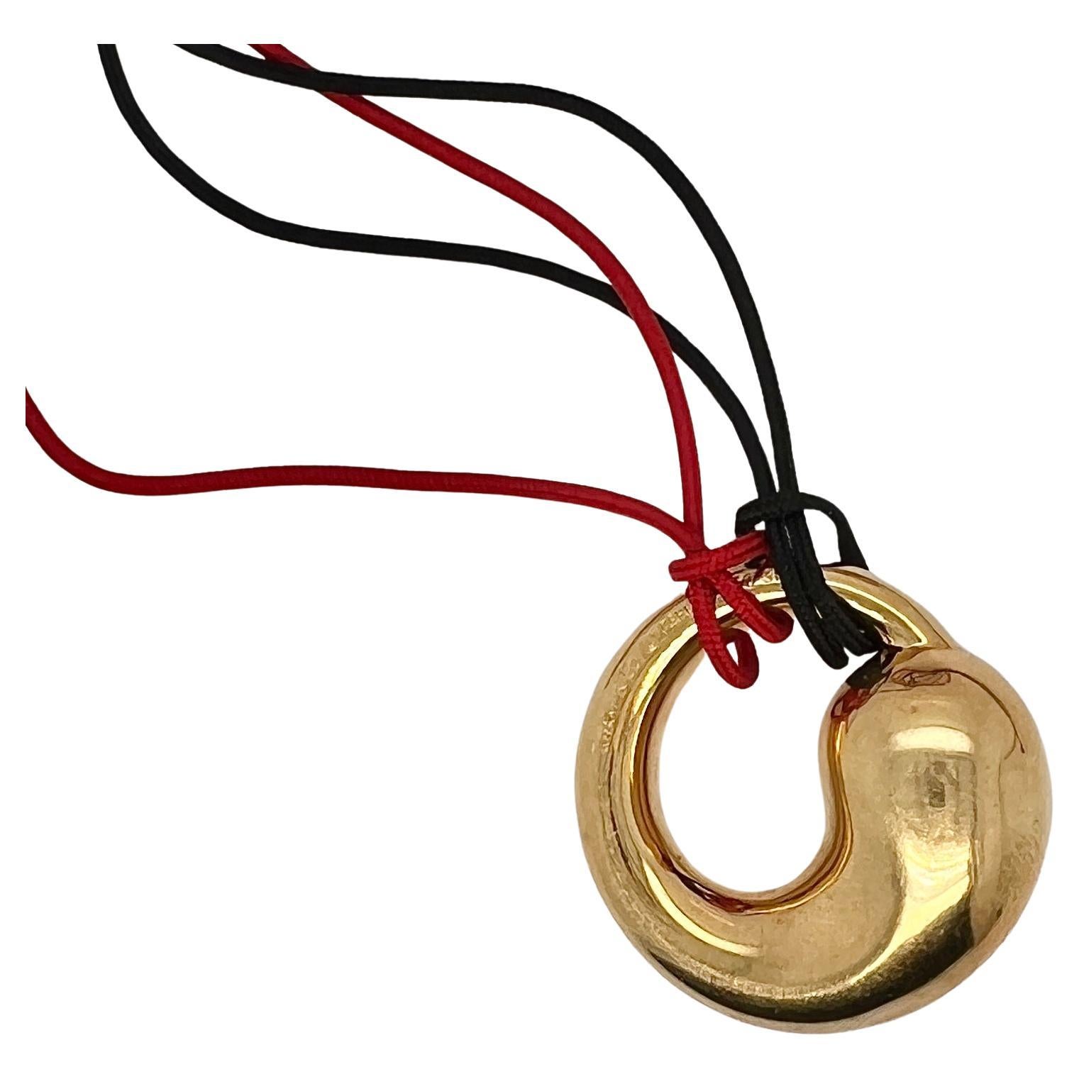 Tiffany & Co. Elsa Peretti Eternal Circle 18k Gold Pendant Necklace For Sale