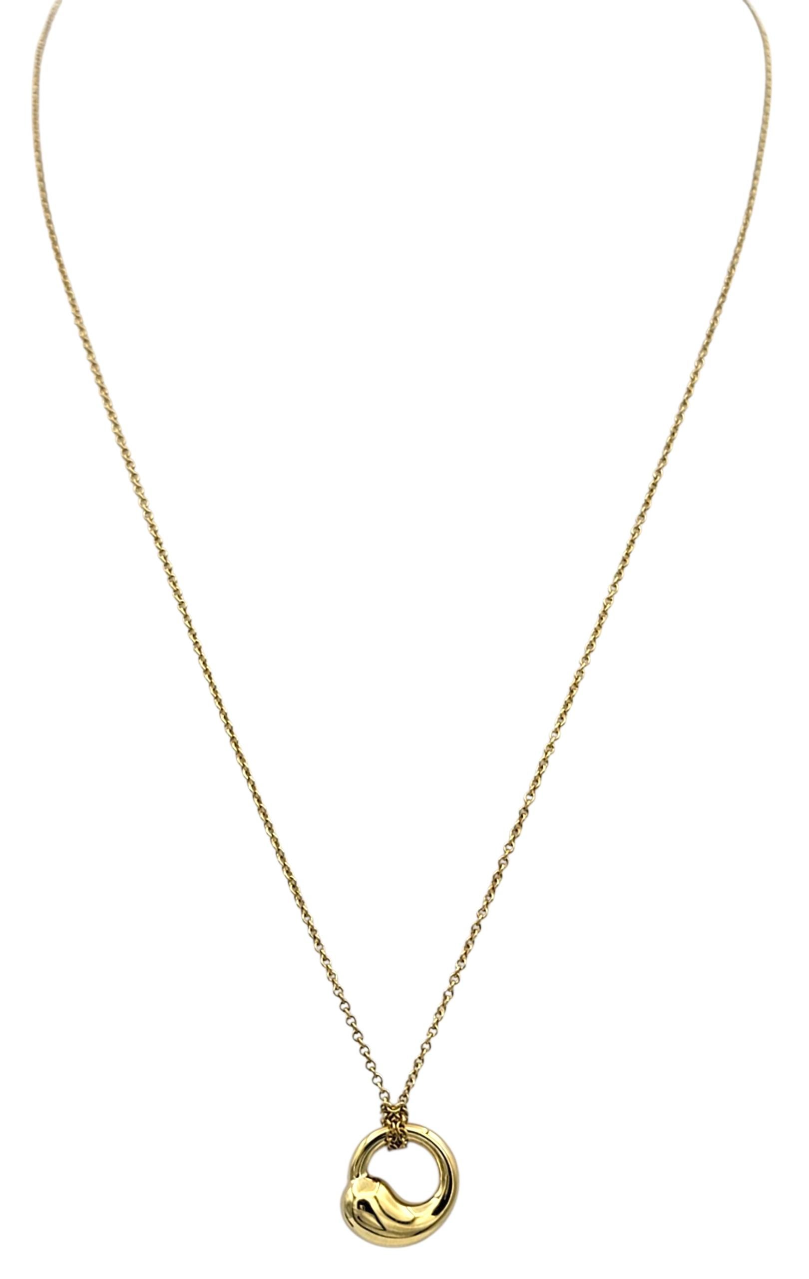 Tiffany & Co. Elsa Peretti Eternal Circle Pendant Necklace 18 Karat Yellow Gold In Good Condition For Sale In Scottsdale, AZ