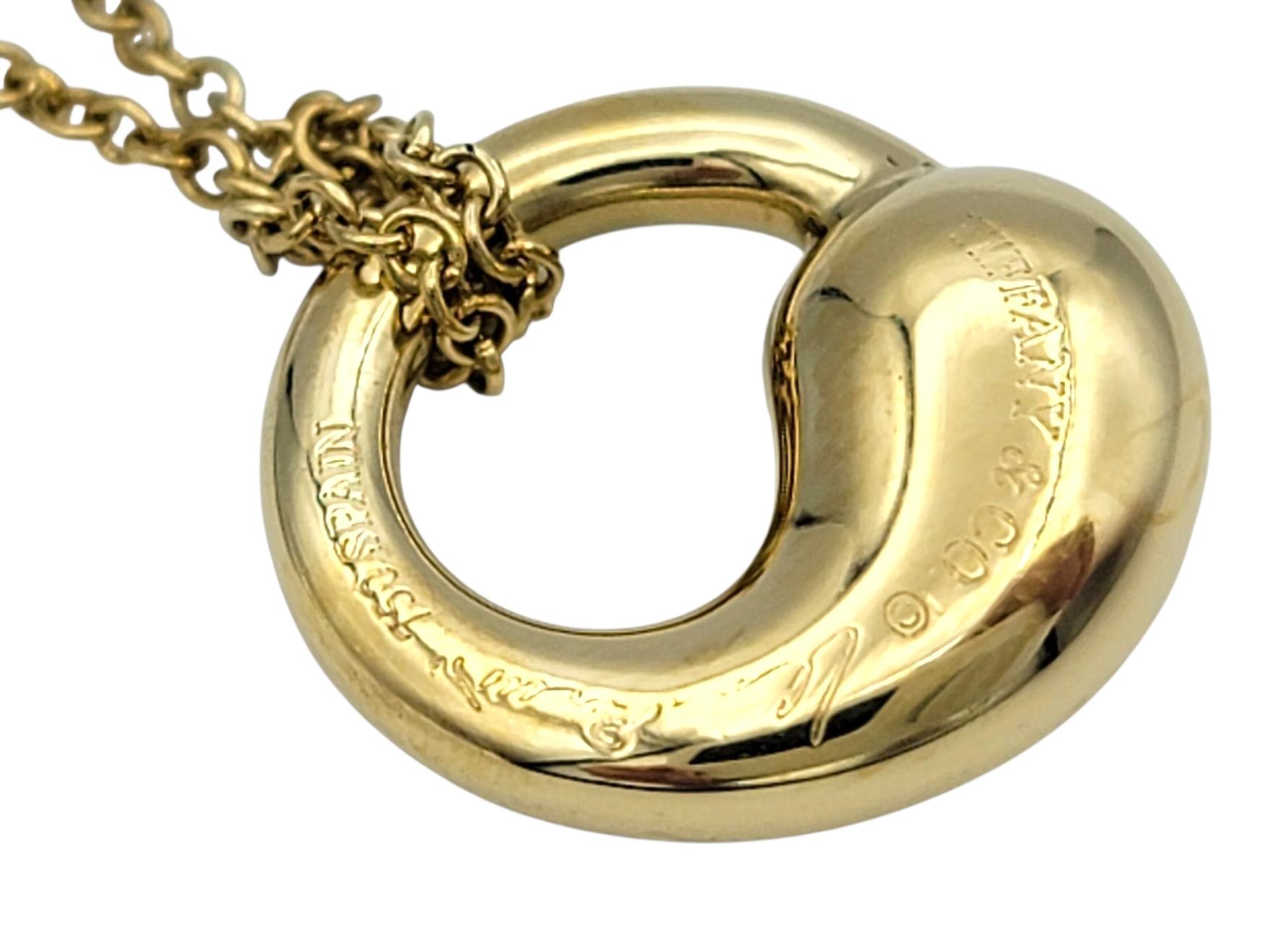 Tiffany & Co. Elsa Peretti Eternal Circle Pendant Necklace 18 Karat Yellow Gold For Sale 3