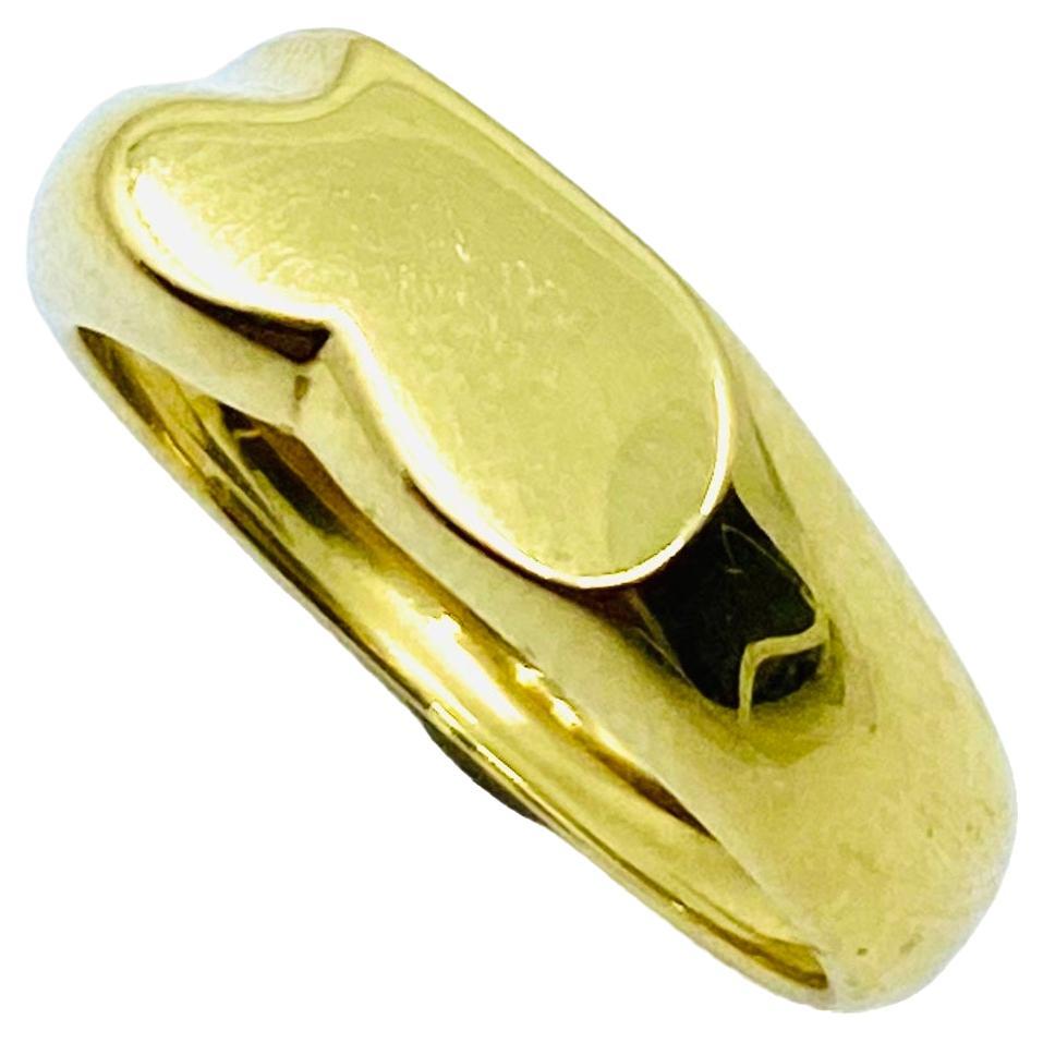 Tiffany& Co. Elsa Peretti Heart Signet Ring In Good Condition For Sale In Beverly Hills, CA