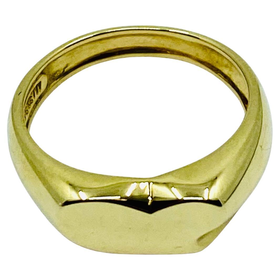Tiffany& Co. Elsa Peretti Heart Signet Ring In Good Condition For Sale In Beverly Hills, CA