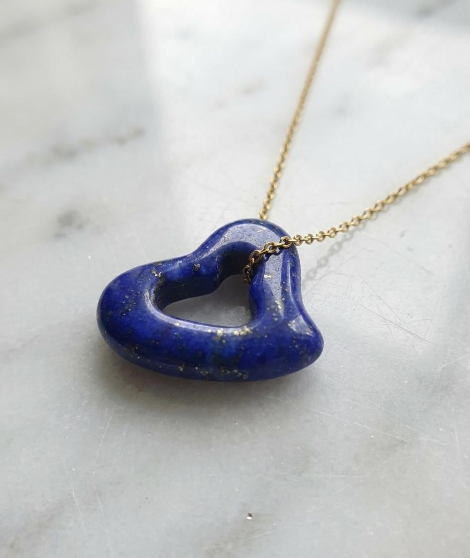 Tiffany & Co. Collar Corazón Abierto de Lapislázuli Elsa Peretti de Oro Amarillo de 18k Sin cortar en venta