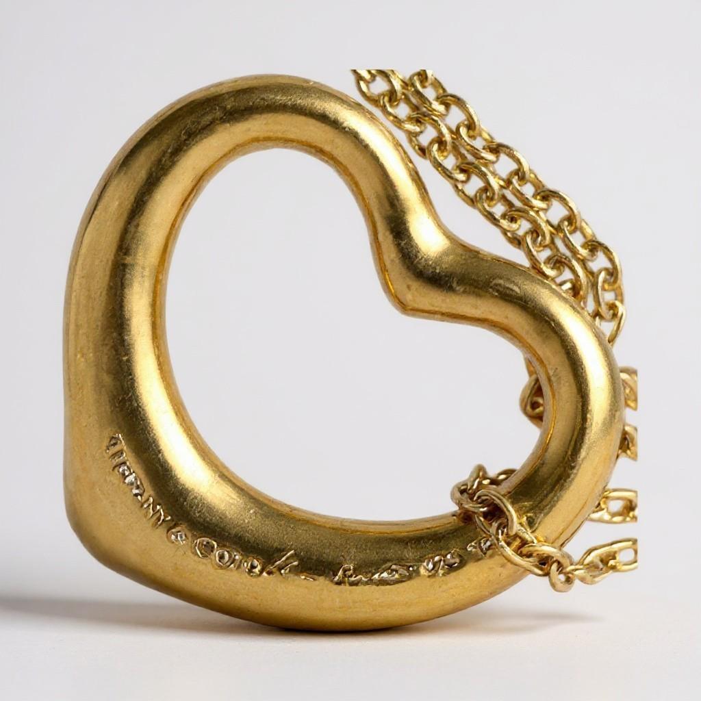 Taille ronde Tiffany Co Elsa Peretti Large Heart Diamond Pendant Gold Tone Sterling Silver en vente