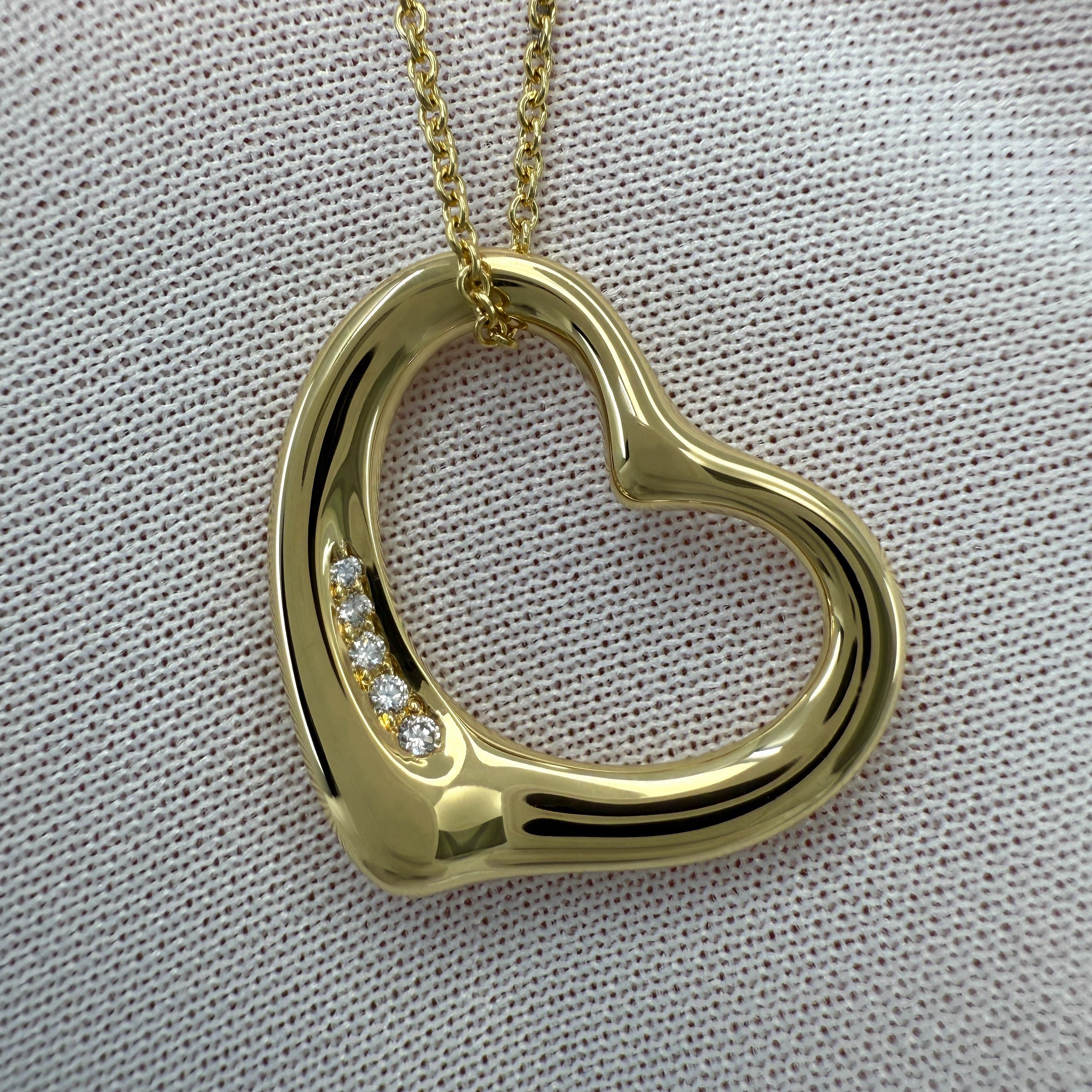 Taglio rotondo Tiffany & Co. Collana con ciondolo in oro 18k con diamante a cuore aperto grande di Elsa Peretti in vendita