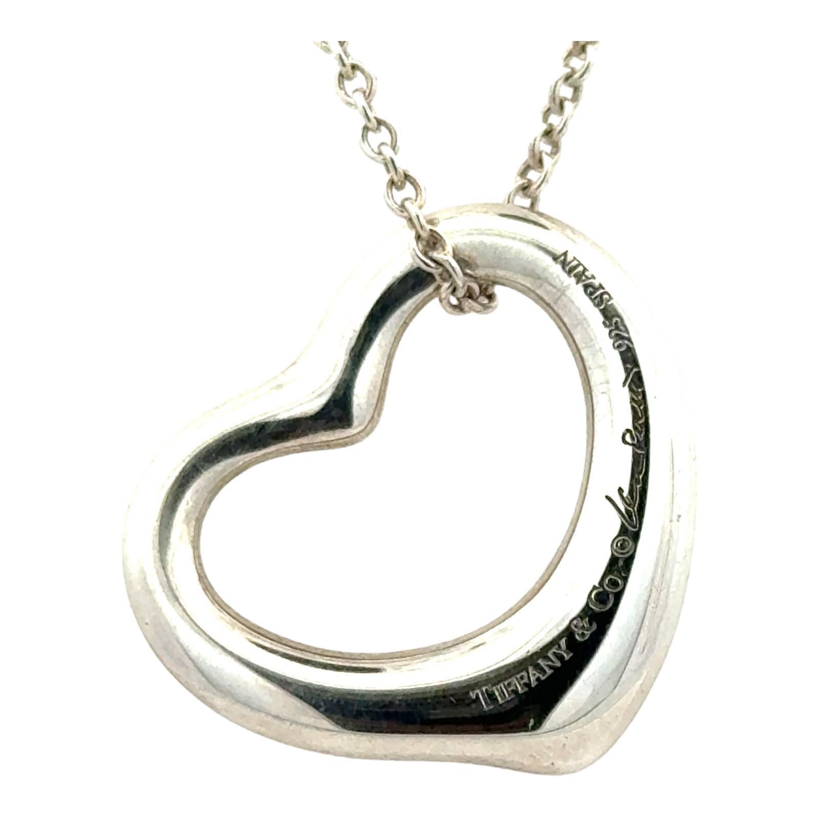  Tiffany & Co. Elsa Peretti, collier pendentif cœur flottant ouvert en argent sterling Pour femmes 