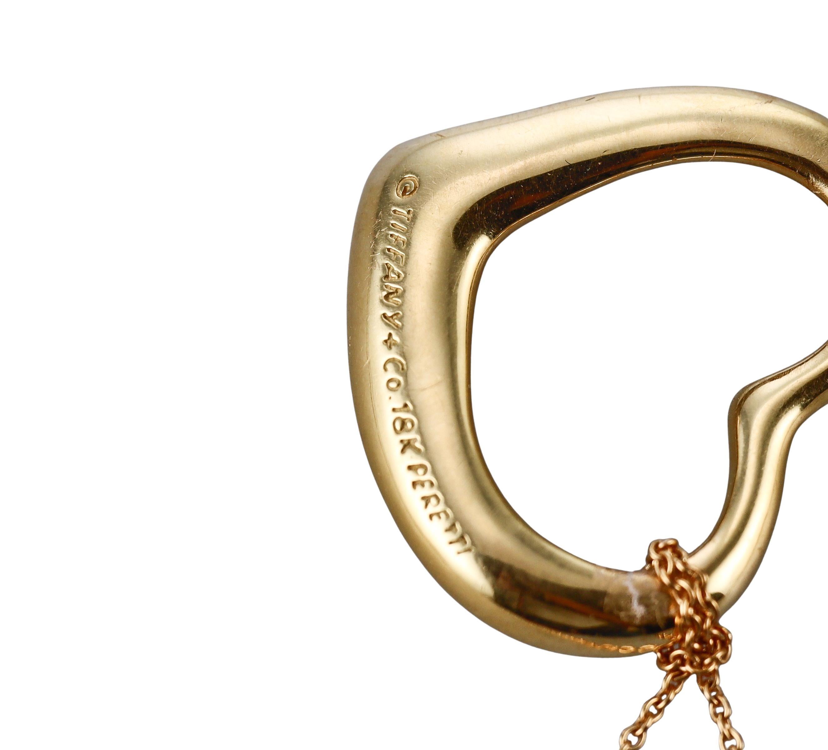 Taille ronde Tiffany & Co Elsa Peretti, collier pendentif cœur ouvert en or 18 carats et diamants en vente