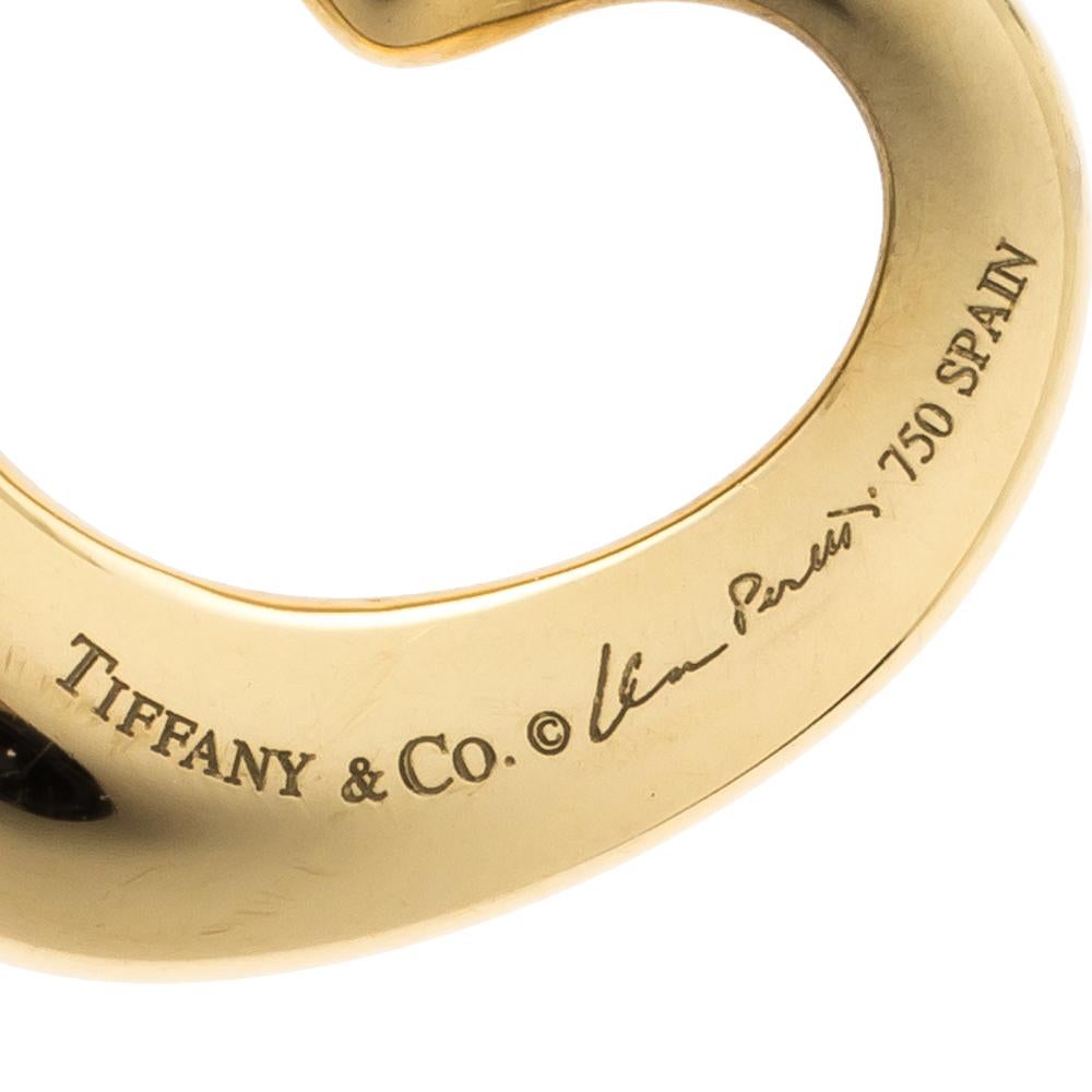 Tiffany & Co. Elsa Peretti Open Heart 18K Yellow Gold Pendant In Good Condition In Dubai, Al Qouz 2