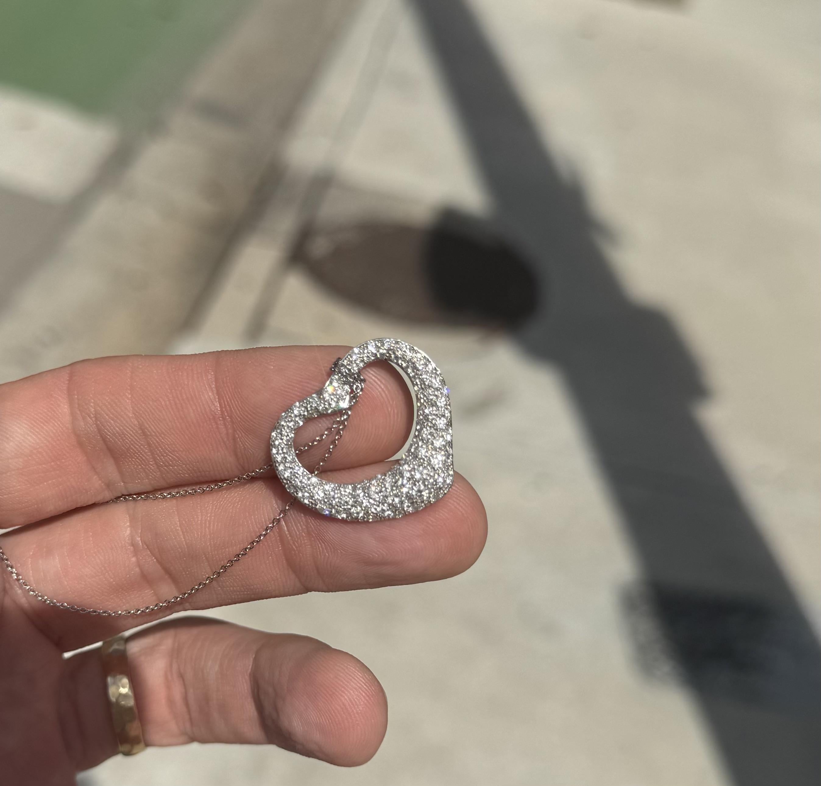 Tiffany & Co. Ciondolo Elsa Peretti a cuore aperto di grandi dimensioni in platino In condizioni ottime in vendita a MIAMI, FL