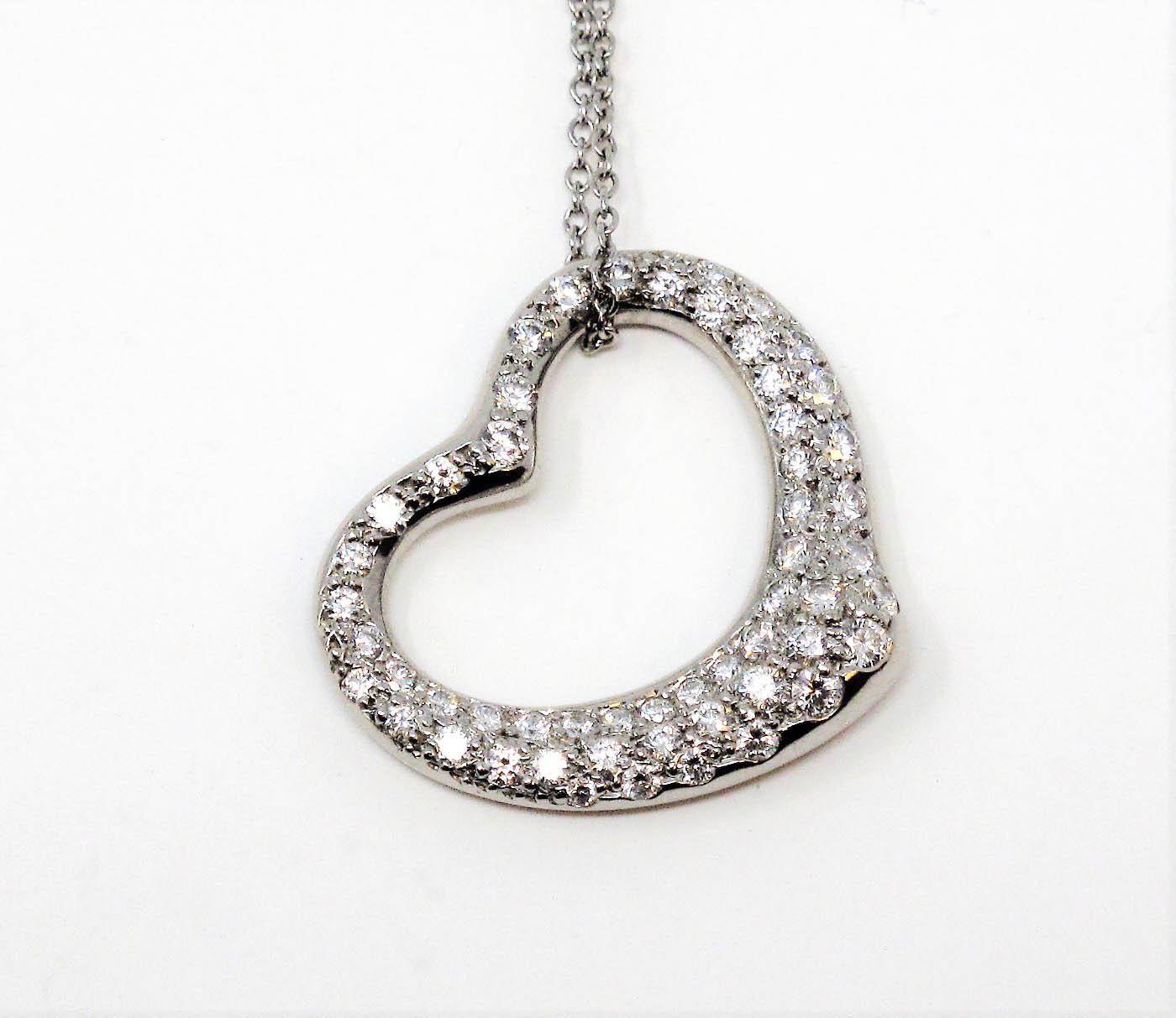 Contemporain Tiffany & Co. Elsa Peretti, collier à cœur ouvert en platine avec diamants pavés en vente