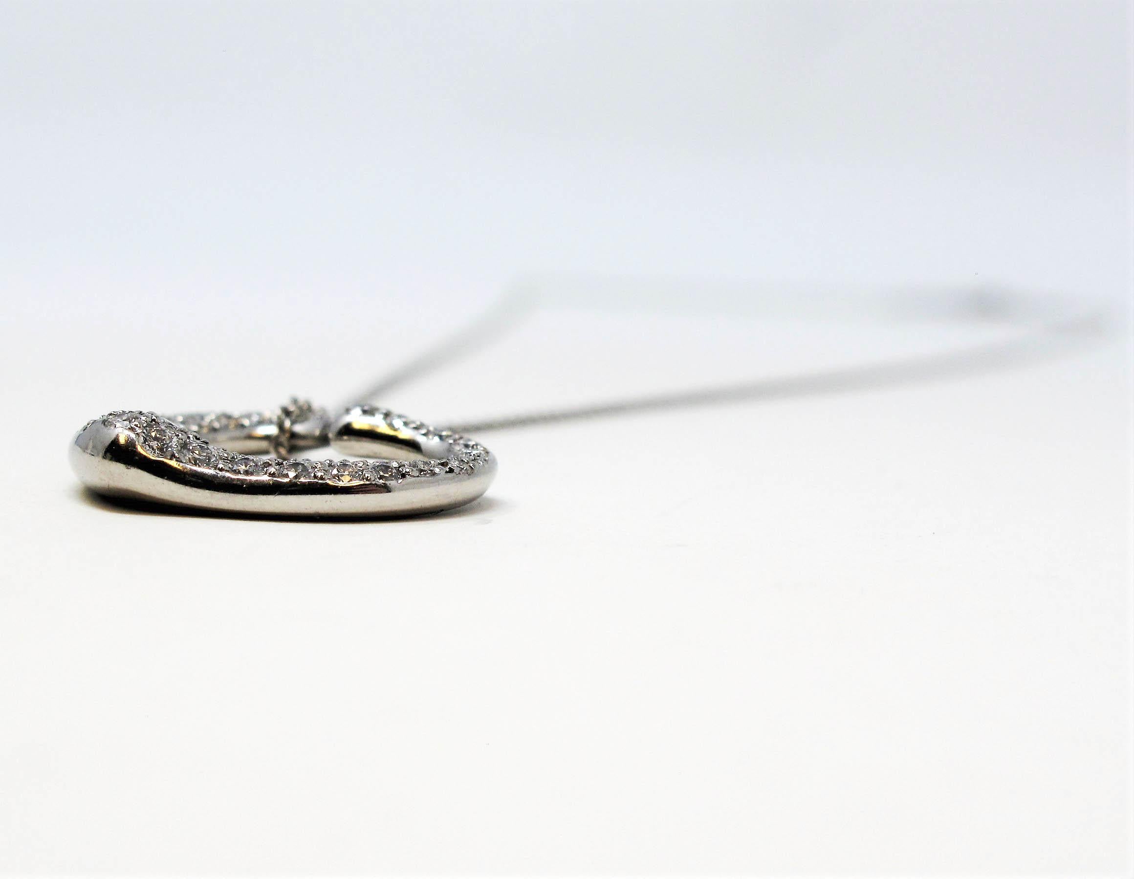 Taille ronde Tiffany & Co. Elsa Peretti, collier à cœur ouvert en platine avec diamants pavés en vente