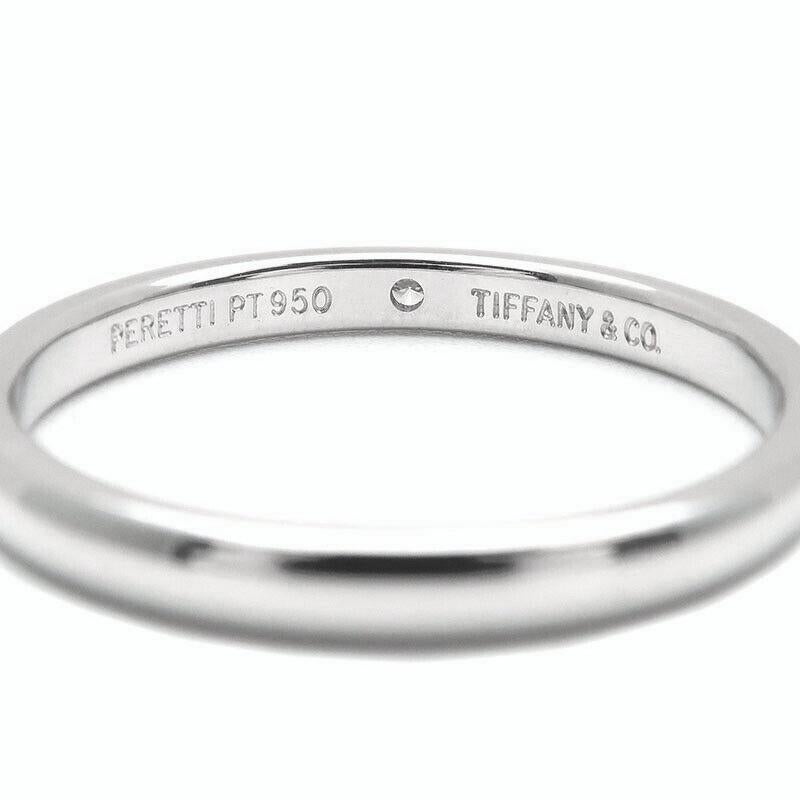 TIFFANY & Co. Elsa Peretti Platinum .02 Diamond Band Ring 8.5 In Excellent Condition For Sale In Los Angeles, CA