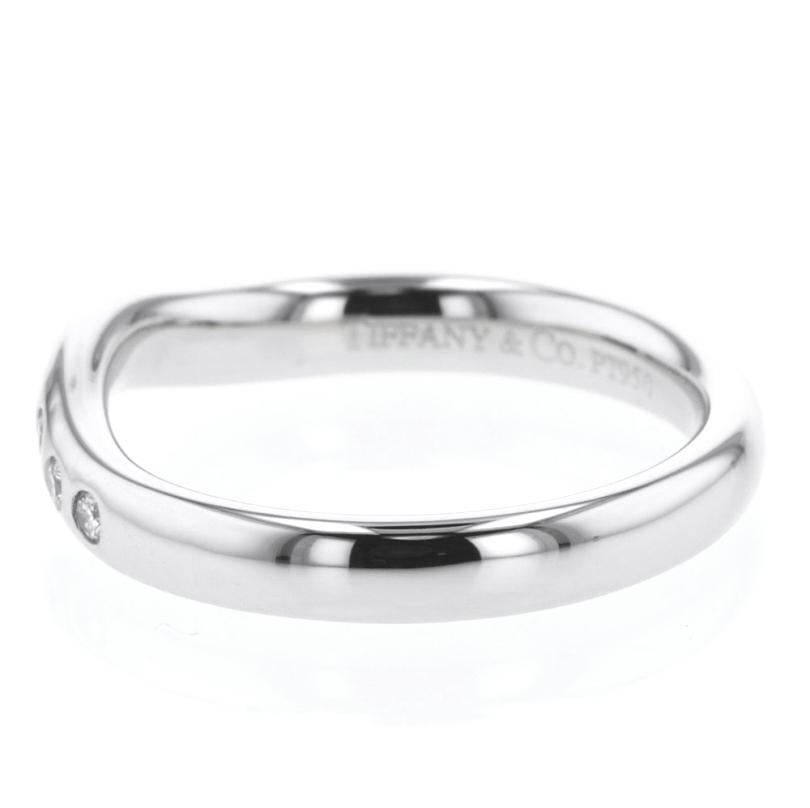 TIFFANY & Co. Elsa Peretti Platinum .10ct Diamond 3mm Curved Band Ring 6.5 In Excellent Condition For Sale In Los Angeles, CA