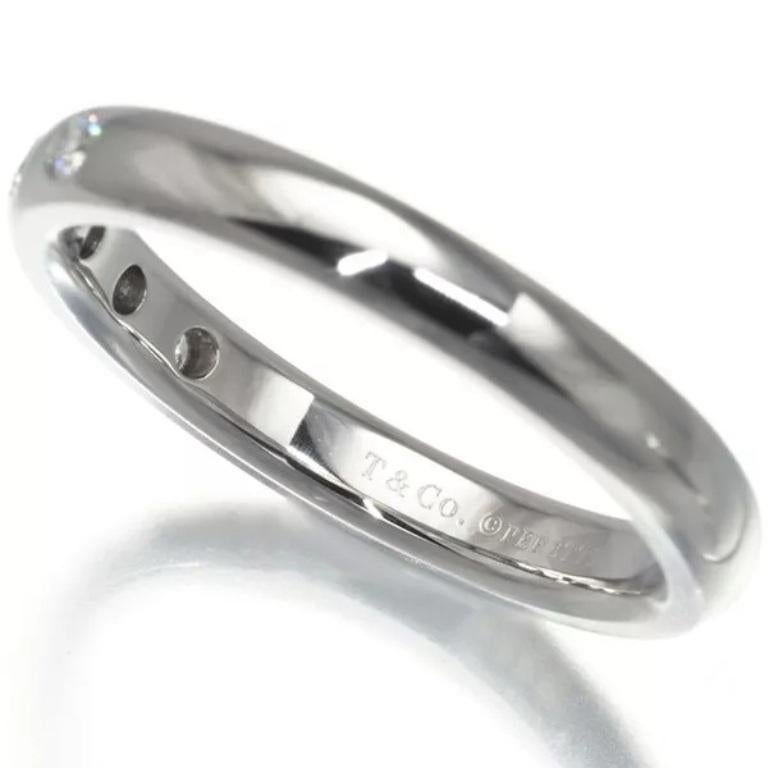 TIFFANY & Co. Elsa Peretti Platinum .10ct Diamond Stacking Band Ring 5 In Excellent Condition For Sale In Los Angeles, CA