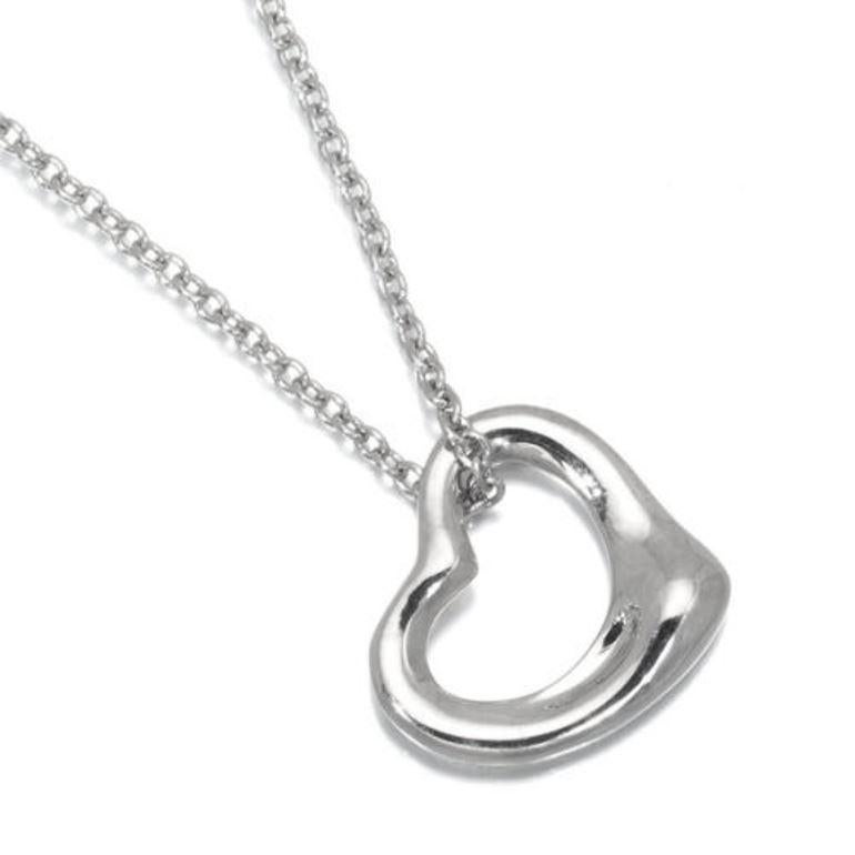 TIFFANY & Co. Elsa Peretti Platinum 11mm Open Heart Pendant Necklace In Excellent Condition For Sale In Los Angeles, CA