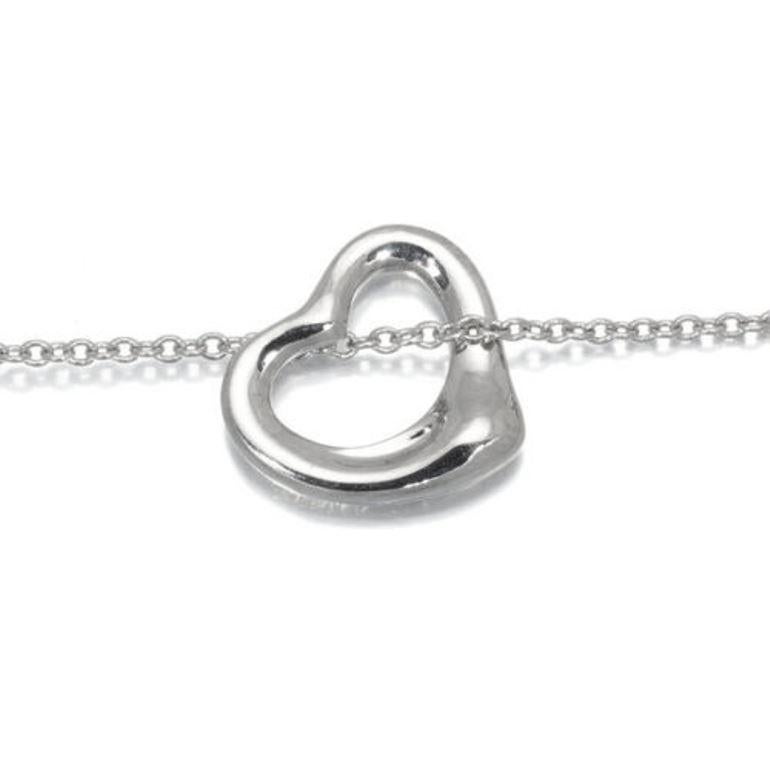 TIFFANY & Co. Elsa Peretti Platinum 11mm Open Heart Pendant Necklace In Excellent Condition For Sale In Los Angeles, CA