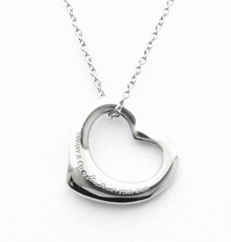 Women's TIFFANY & Co. Elsa Peretti Platinum 16mm Open Heart Pendant Necklace For Sale