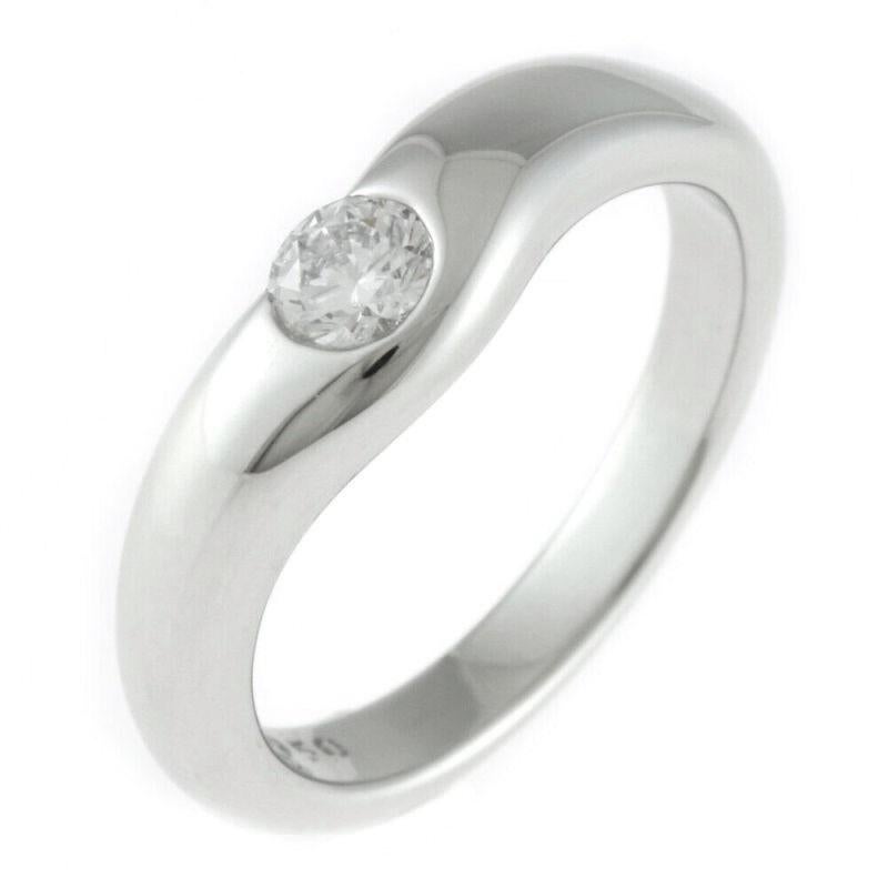 TIFFANY & Co. Elsa Peretti .18ct Diamond Curved Band Ring 4.5

Métal : Platine
Taille : 4.5
Poids : 6,40 grammes
Diamant : diamant rond brillant, poids total de 0,18 carat.
Poinçon : TIFFANY&Co. PT950  PERETTI
Condition : Nouveau dans la boîte