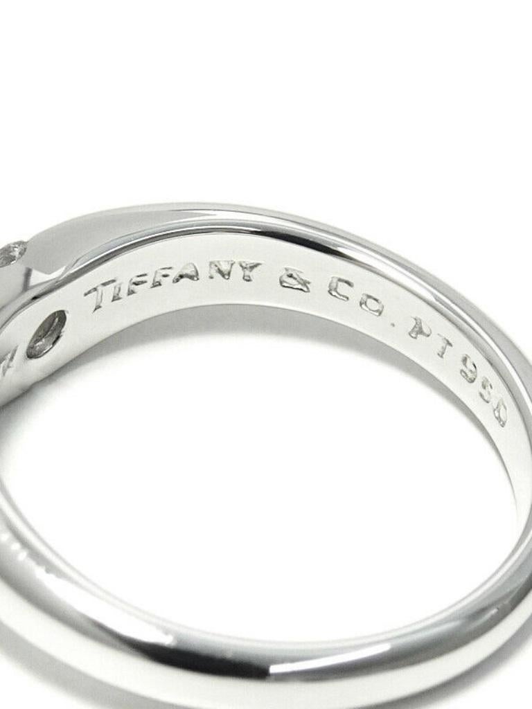 TIFFANY & Co. Elsa Peretti Platinum .18ct Diamond Curved Band Ring 7 In Excellent Condition For Sale In Los Angeles, CA