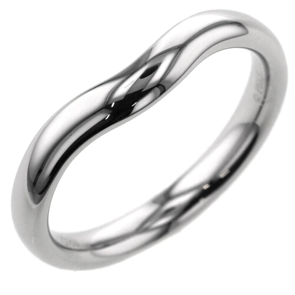 TIFFANY & Co. Elsa Peretti Platinum 3mm Curved Wedding Band Ring 8 In Excellent Condition For Sale In Los Angeles, CA