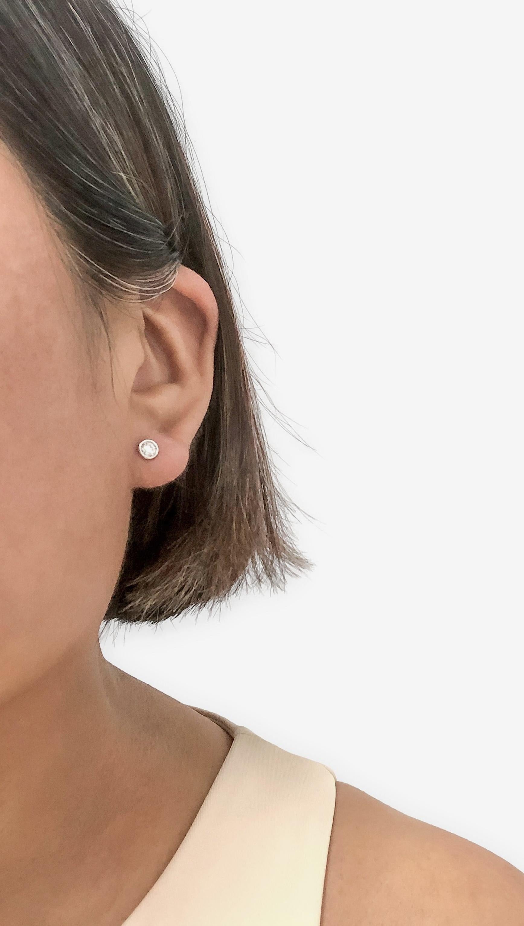 Tiffany & Co. Orecchini con perno di Elsa Peretti in platino con diamanti da 0,46 ct. in vendita 2