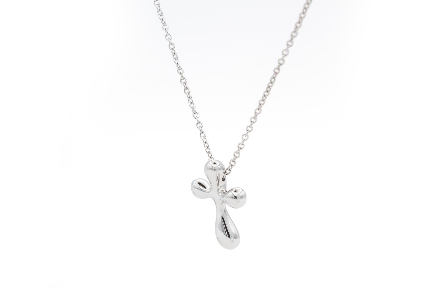 Tiffany & Co. Elsa Peretti Platinum Cross Pendant Necklace For Sale 2