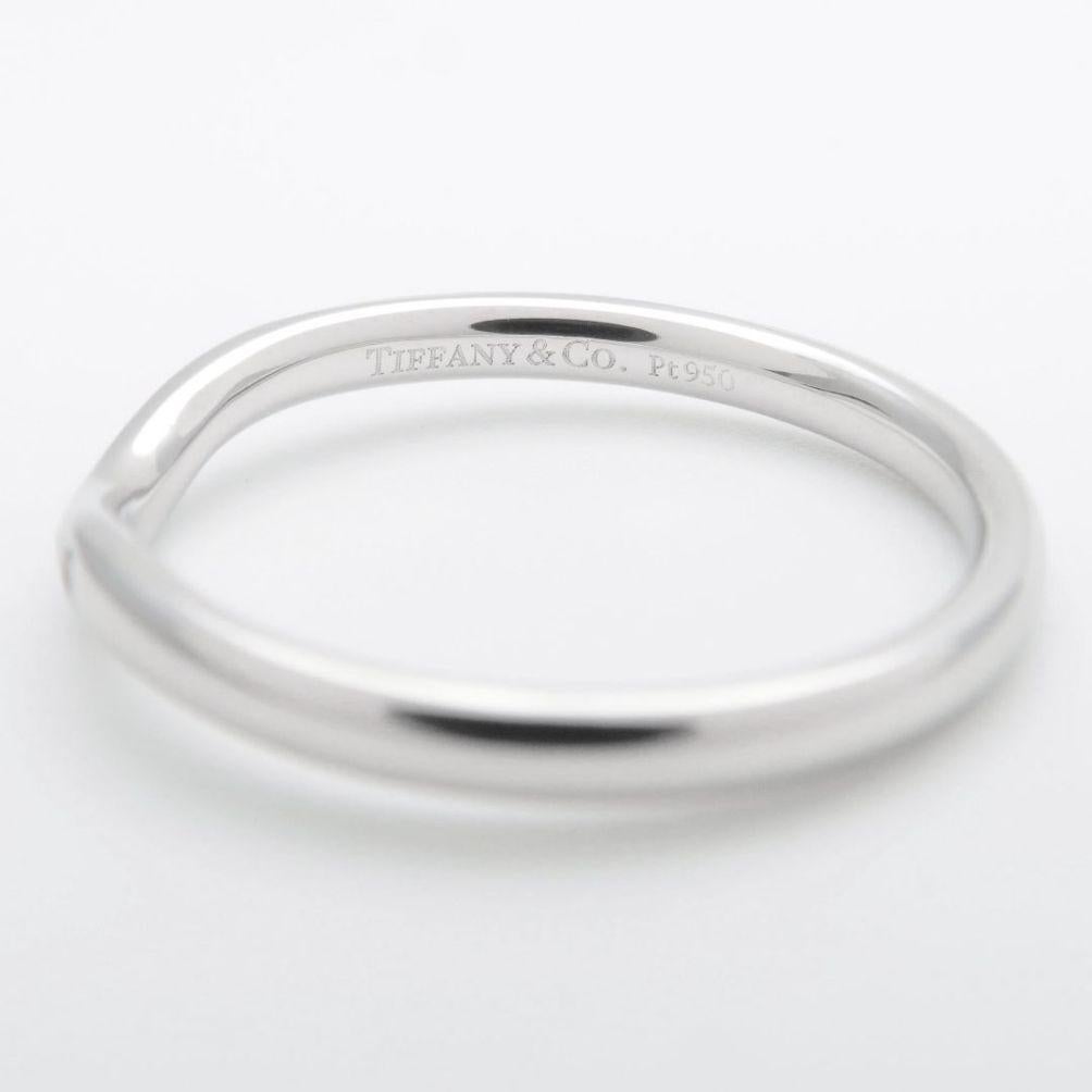TIFFANY & Co. Elsa Peretti Anello di Platino con Diamante 2mm Curvo 5 &New In condizioni Nuovo in vendita a Los Angeles, CA