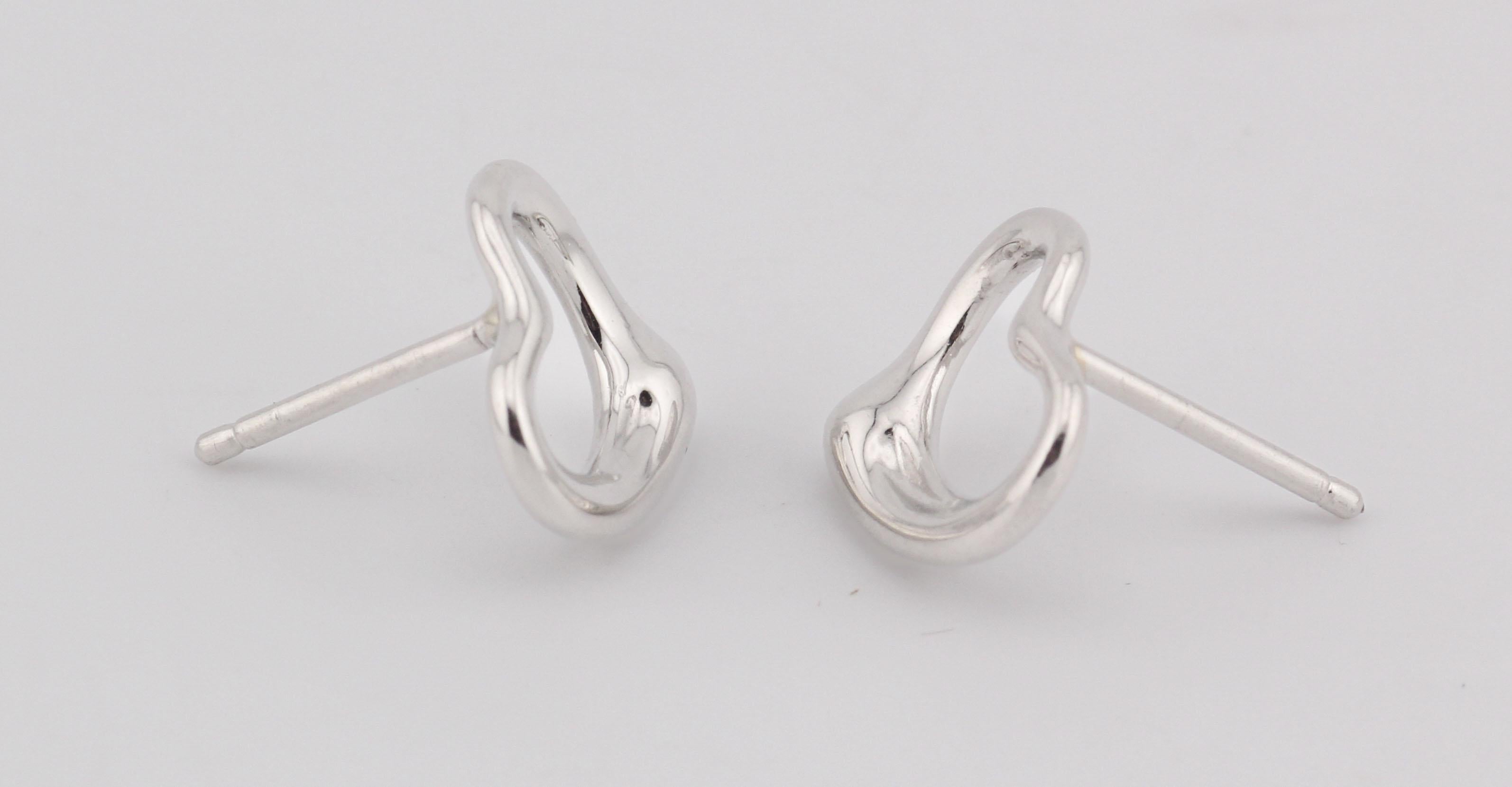 Tiffany & Co. Elsa Peretti  Platino PT950  Orecchini a cuore aperto In condizioni ottime in vendita a Simpsonville, SC