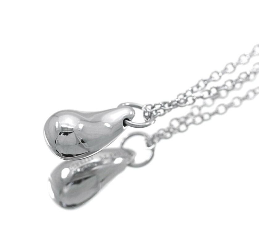 Women's TIFFANY & Co. Elsa Peretti Platinum Teardrop Pendant Necklace For Sale
