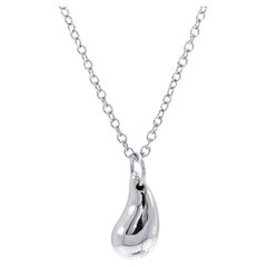 TIFFANY & Co. Elsa Peretti, collier pendentif en platine en forme de larme