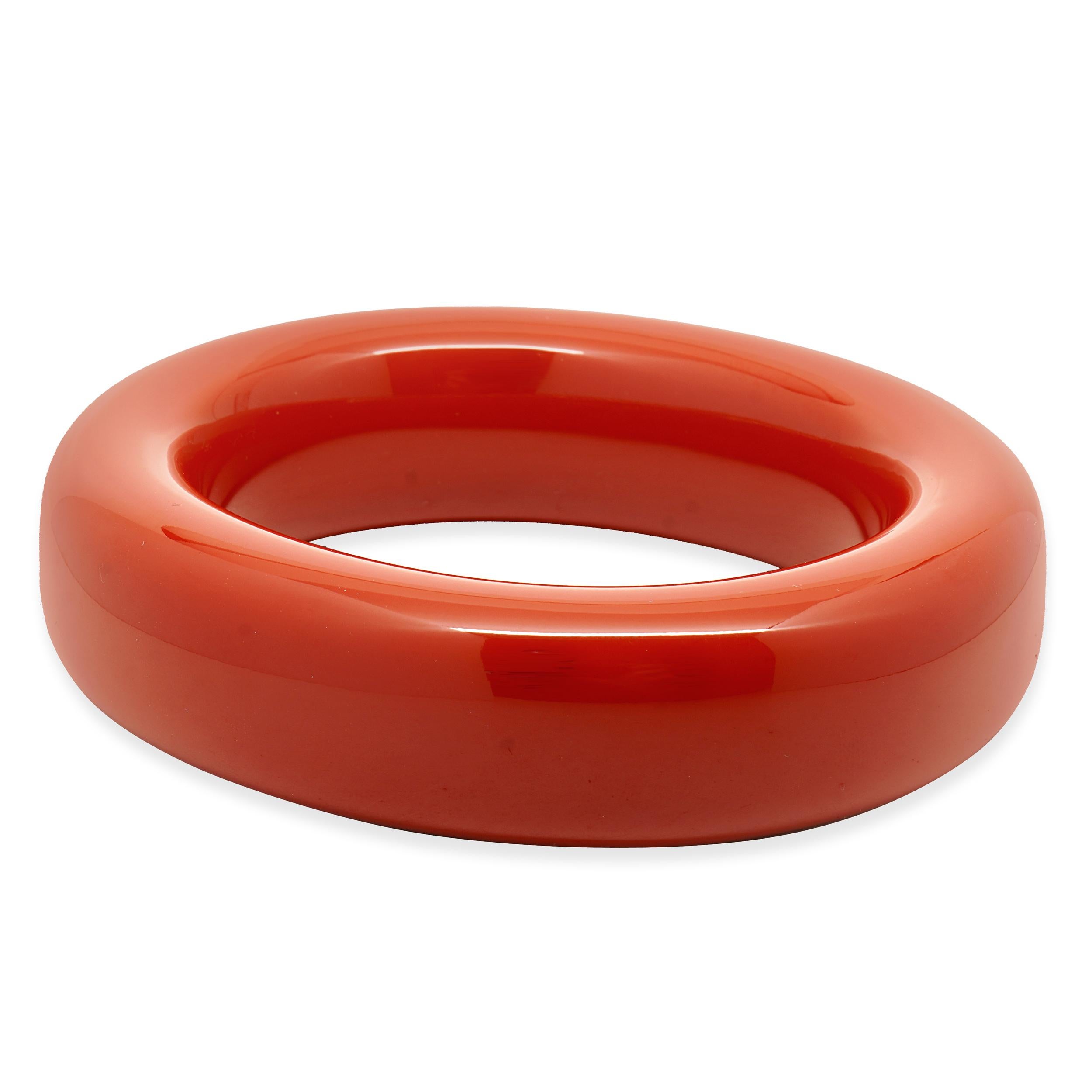 Tiffany & Co. Elsa Peretti Red Lacquered Doughnut Bangle Bracelet In Excellent Condition For Sale In Scottsdale, AZ