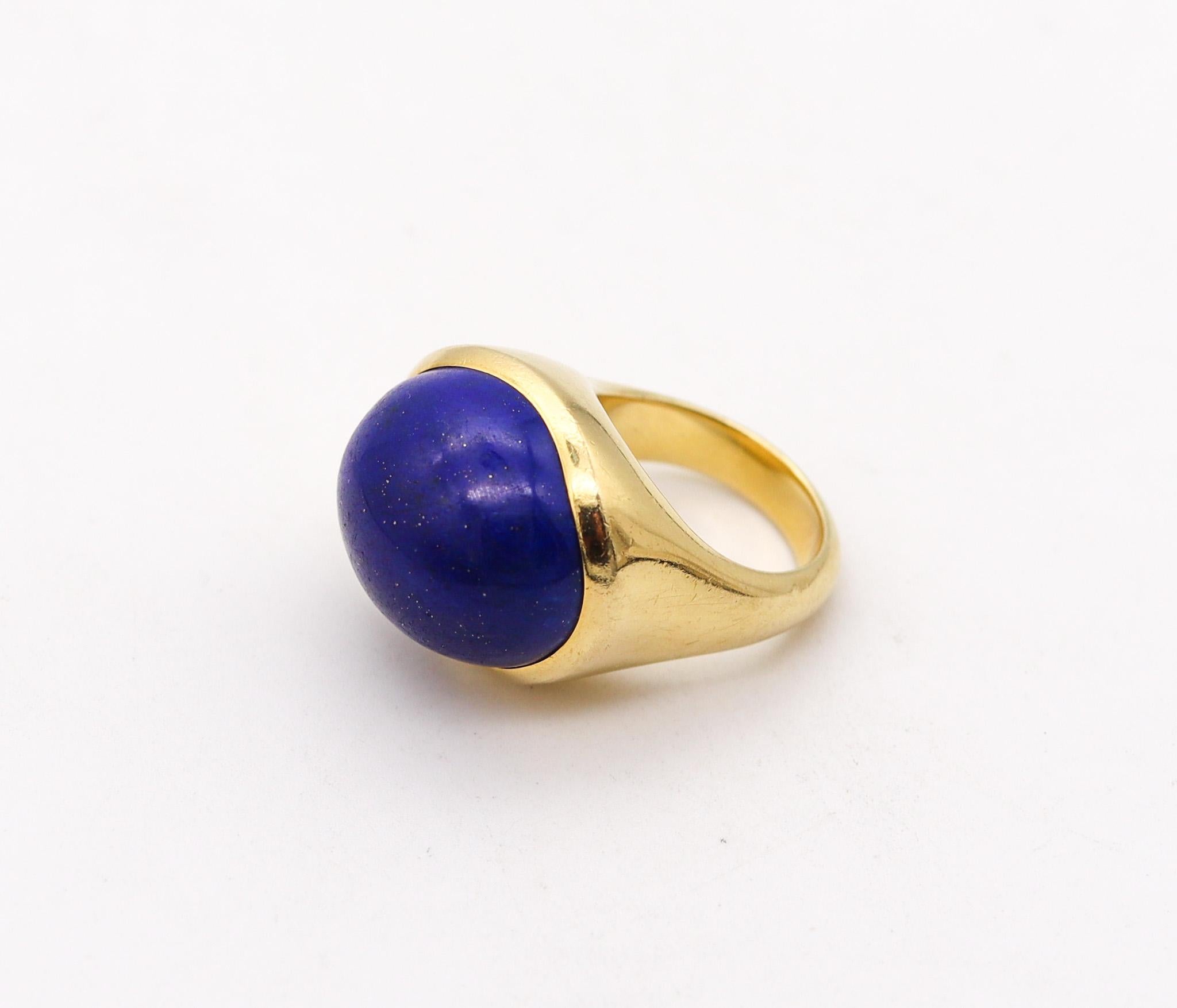 Cocktail Ring designed by Elsa Peretti (1940-2021) for Tiffany & Co.

A sculptural estament piece, created in New York city by Elsa Peretti for the Tiffany studios, back in the 1980's. This beautiful bold cocktail ring was part of the Peretti