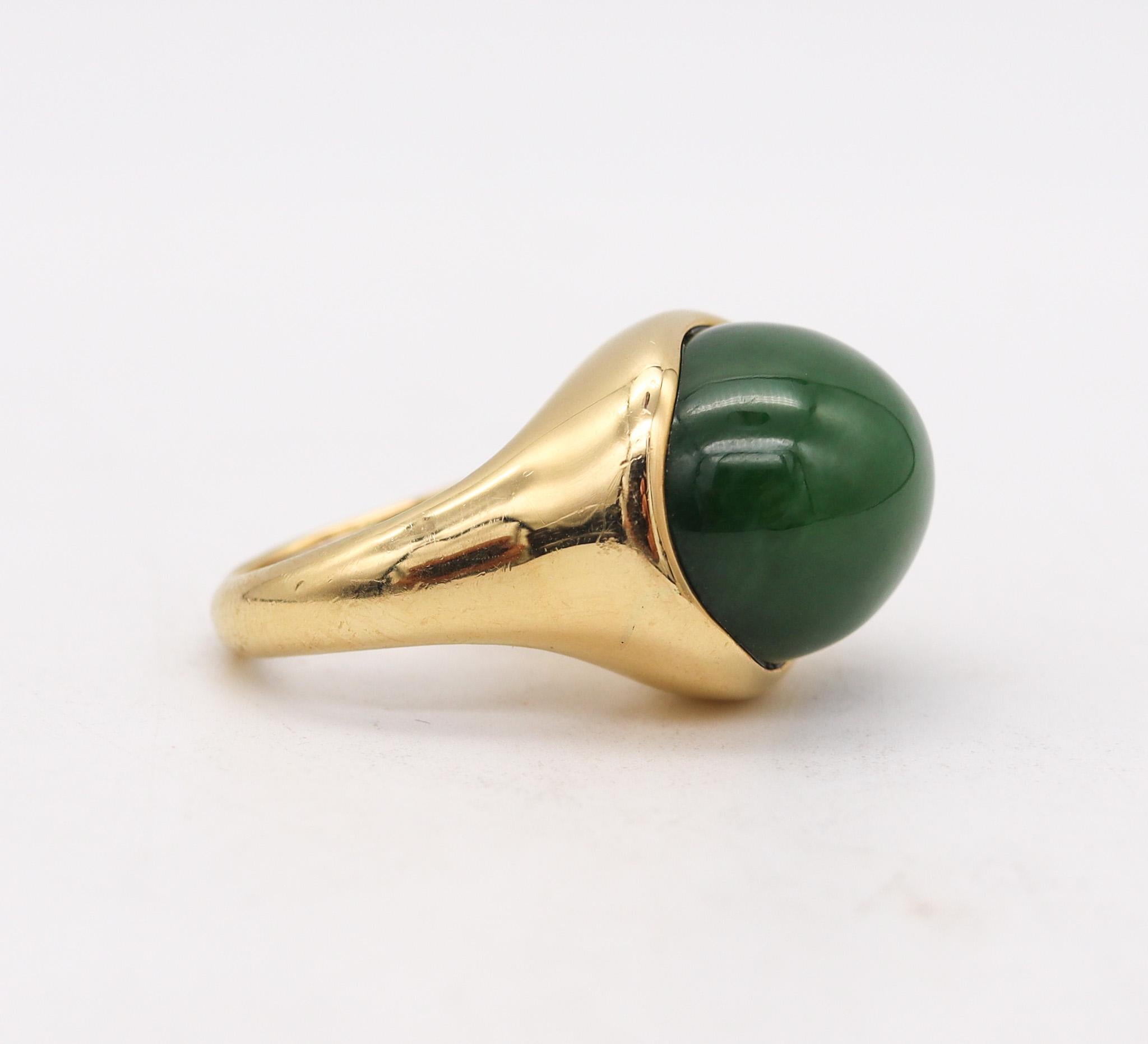 Modernist Tiffany & Co. Elsa Peretti Sculptural Ring in 18k Gold with 26.64cts Nephrite For Sale