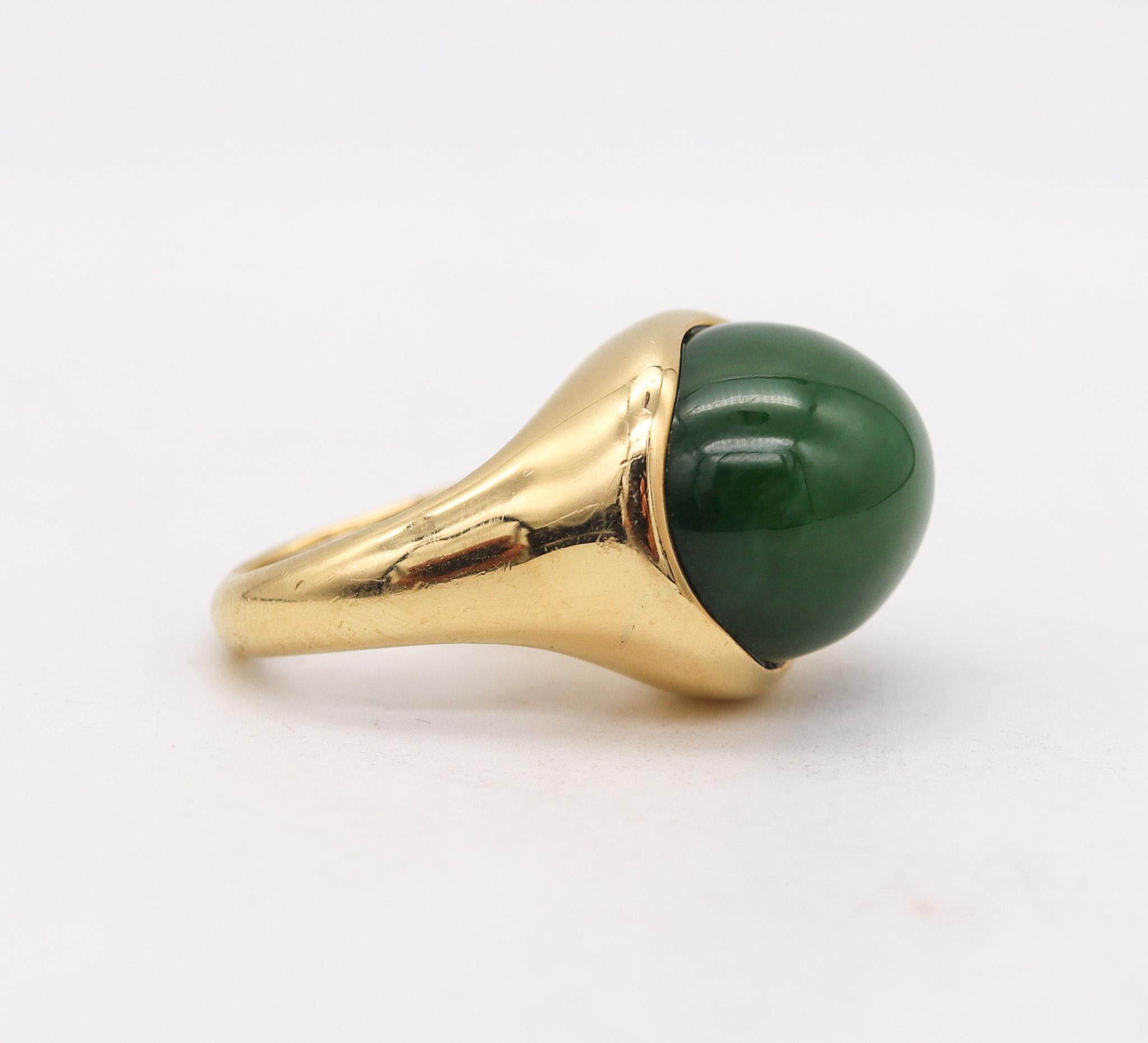 Modernist Tiffany & Co. Elsa Peretti Sculptural Ring in 18k Gold with 26.64cts Nephrite