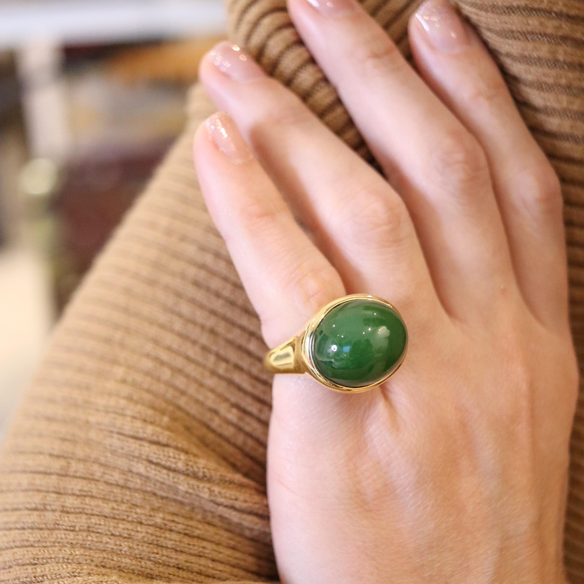 Cabochon Tiffany & Co. Elsa Peretti Sculptural Ring in 18k Gold with 26.64cts Nephrite For Sale