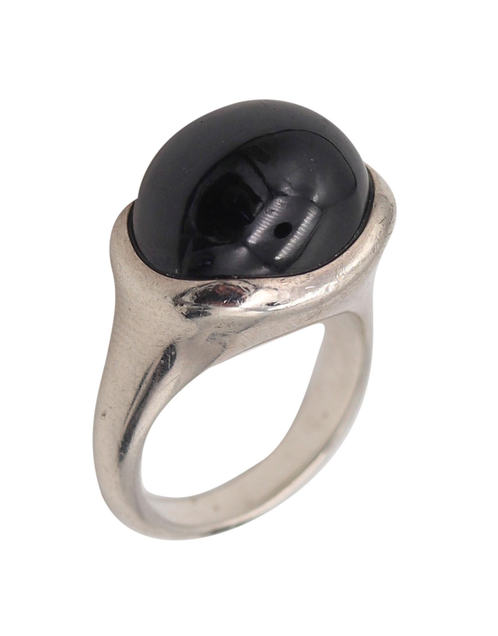 Modernist Tiffany & Co. Elsa Peretti Sculptural Ring in .925 Sterling 15.80 Cts Black Jade