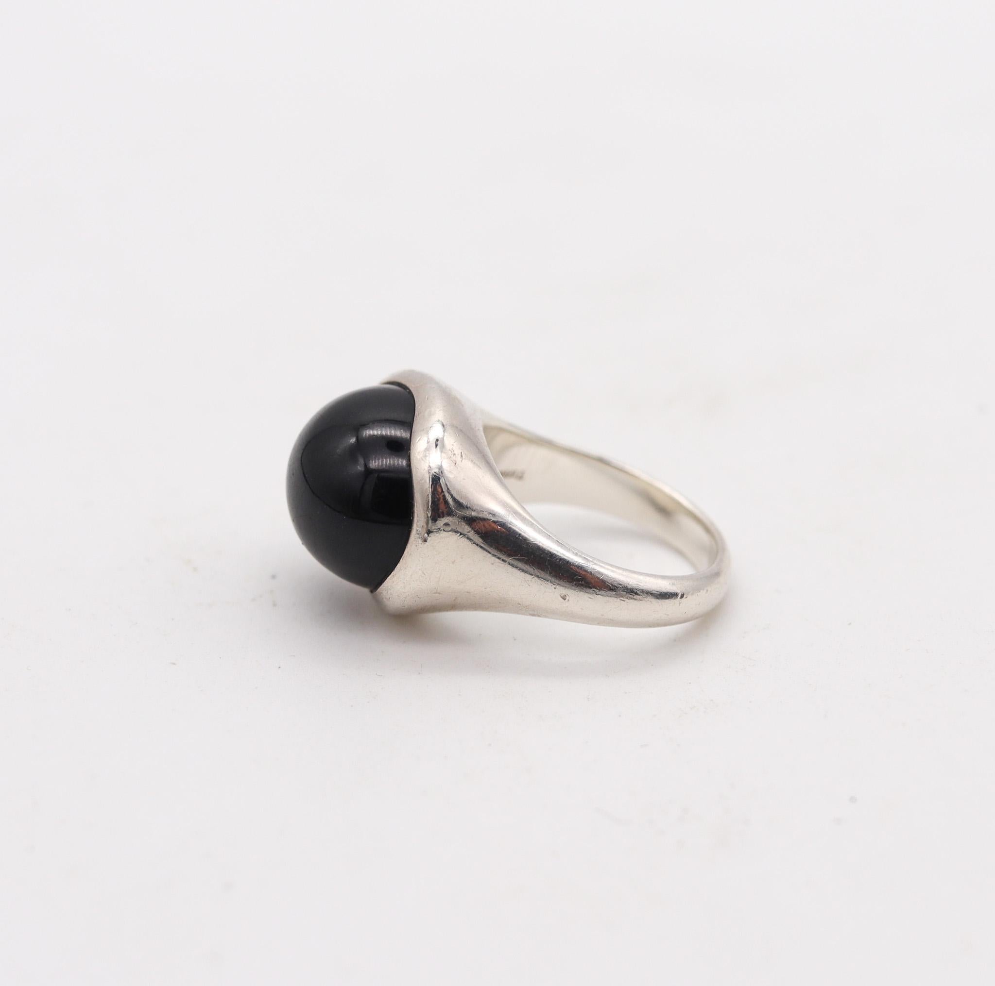 Tiffany & Co. Elsa Peretti Sculptural Ring in .925 Sterling 15.80 Cts Black Jade In Excellent Condition In Miami, FL