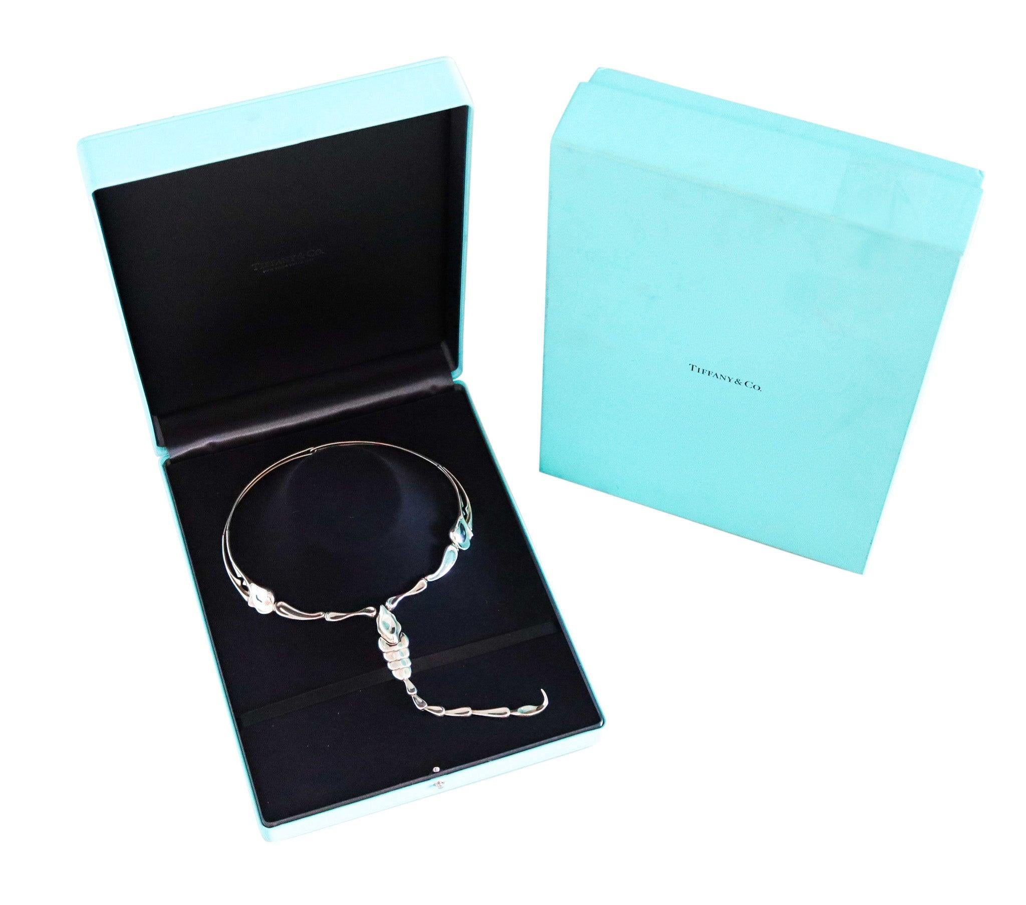 Donna TIFFANY & CO. Elsa Peretti Collana Scorpione Scultoreo in Argento 925 in vendita