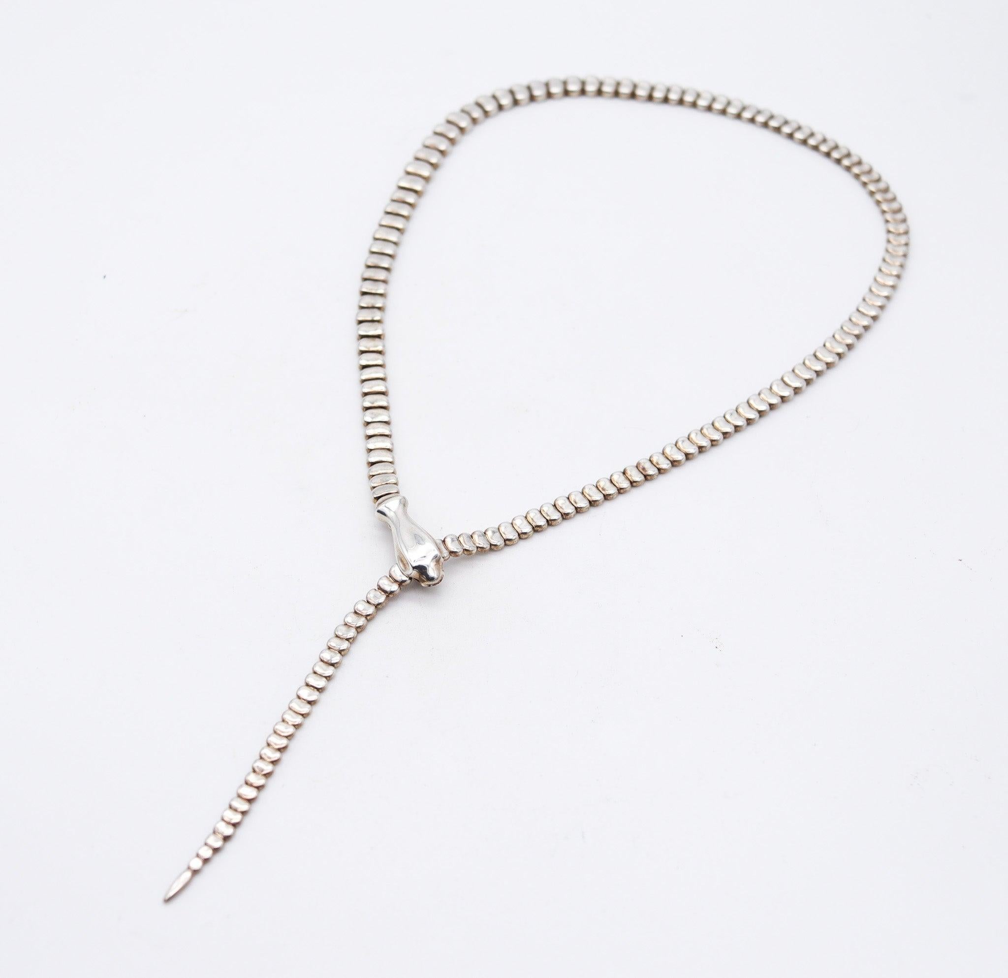 Collana a forma di serpente disegnata da Elsa Peretti (1940-2021) per Tiffany & Co. 

Questa è l'iconica e rarissima collana a forma di serpente creata a New York da Elsa Peretti per la casa di gioielli Tiffany & Co. negli anni '80. Magistralmente