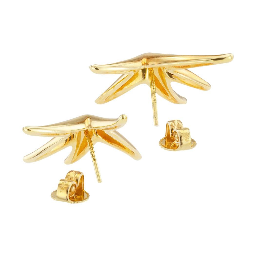Tiffany & Co. Elsa Peretti Sea Star Yellow Gold Earrings In Good Condition In Los Angeles, CA