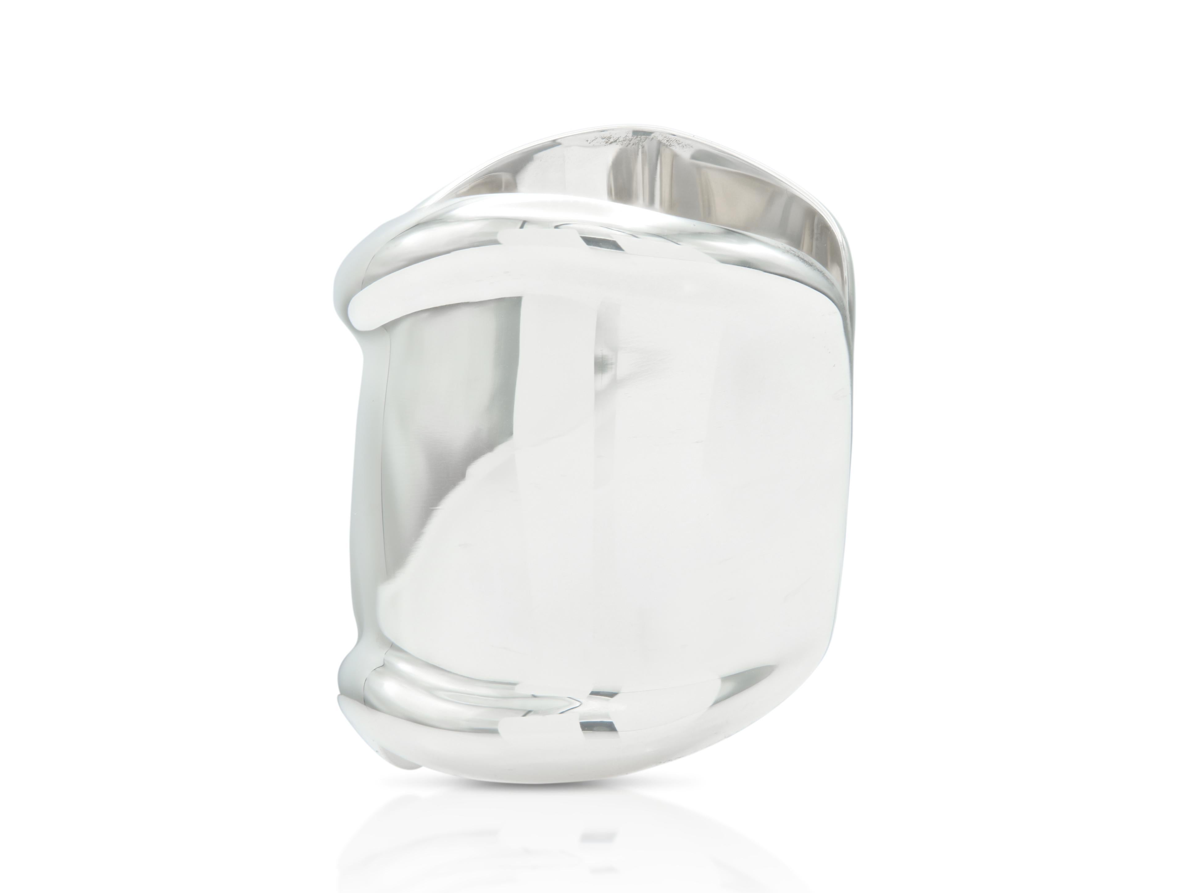 Tiffany & Co. Pulsera de hueso plateada Elsa Peretti en Bueno estado para la venta en New York, NY