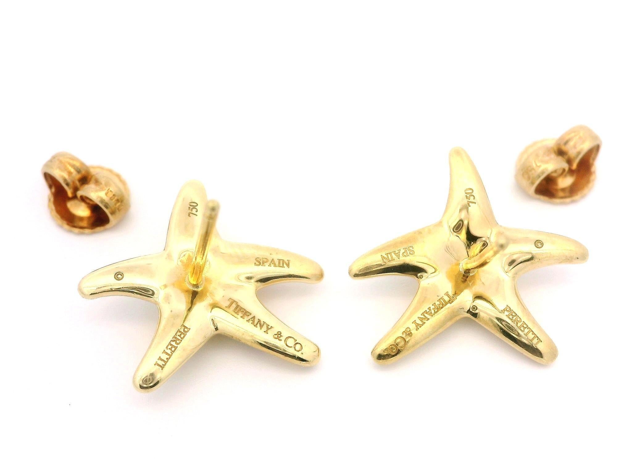 --Pietre: --
(32) Diamanti naturali autentici - taglio brillante rotondo - incastonati - bel colore bianco brillante

Materiale: Oro giallo massiccio 18k
Peso: 5.59 grammi
Fondello: Perni con chiusura a farfalla (è necessario avere un piercing alle