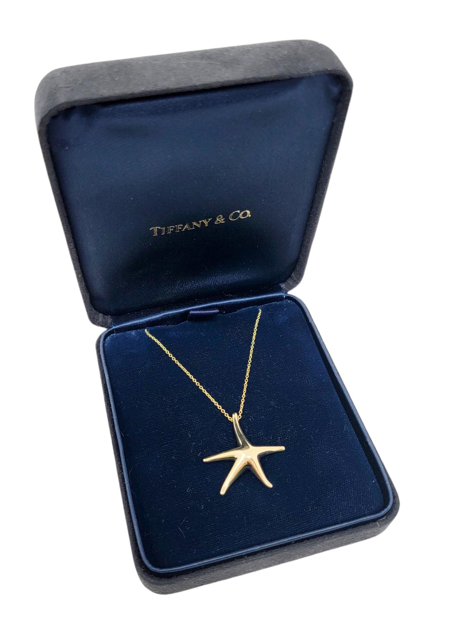 Tiffany & Co. Elsa Peretti Starfish Pendant Necklace in 18 Karat Yellow Gold In Good Condition In Scottsdale, AZ