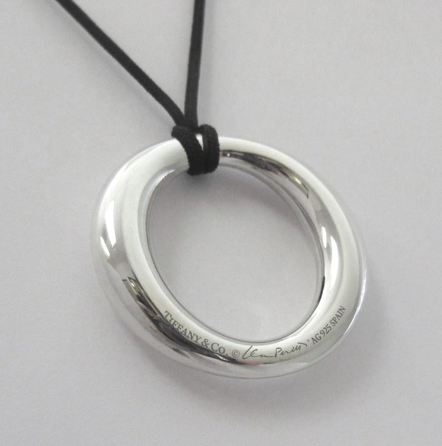 TIFFANY & Co. Elsa Peretti Sterling Silver 35mm Sevillana Pendant Necklace For Sale 1