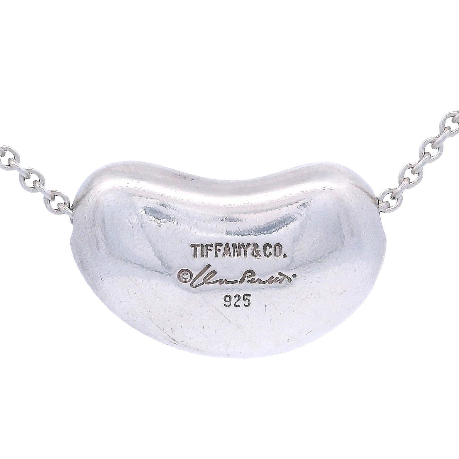 Tiffany & Co. Collier de haricots en argent Elsa Peretti Unisexe en vente